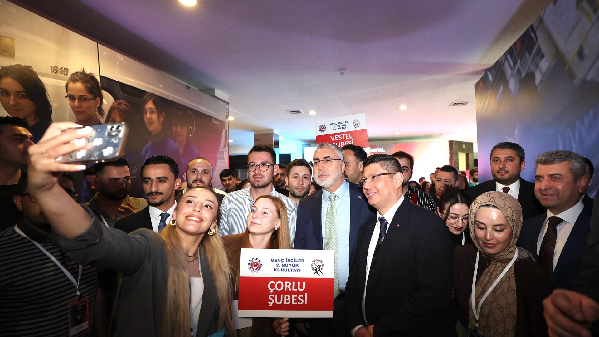 Bakan Işıkhan, Türk Metal Sendikası’nın 2. Genç İşçiler Kurultayı’na Katıldı