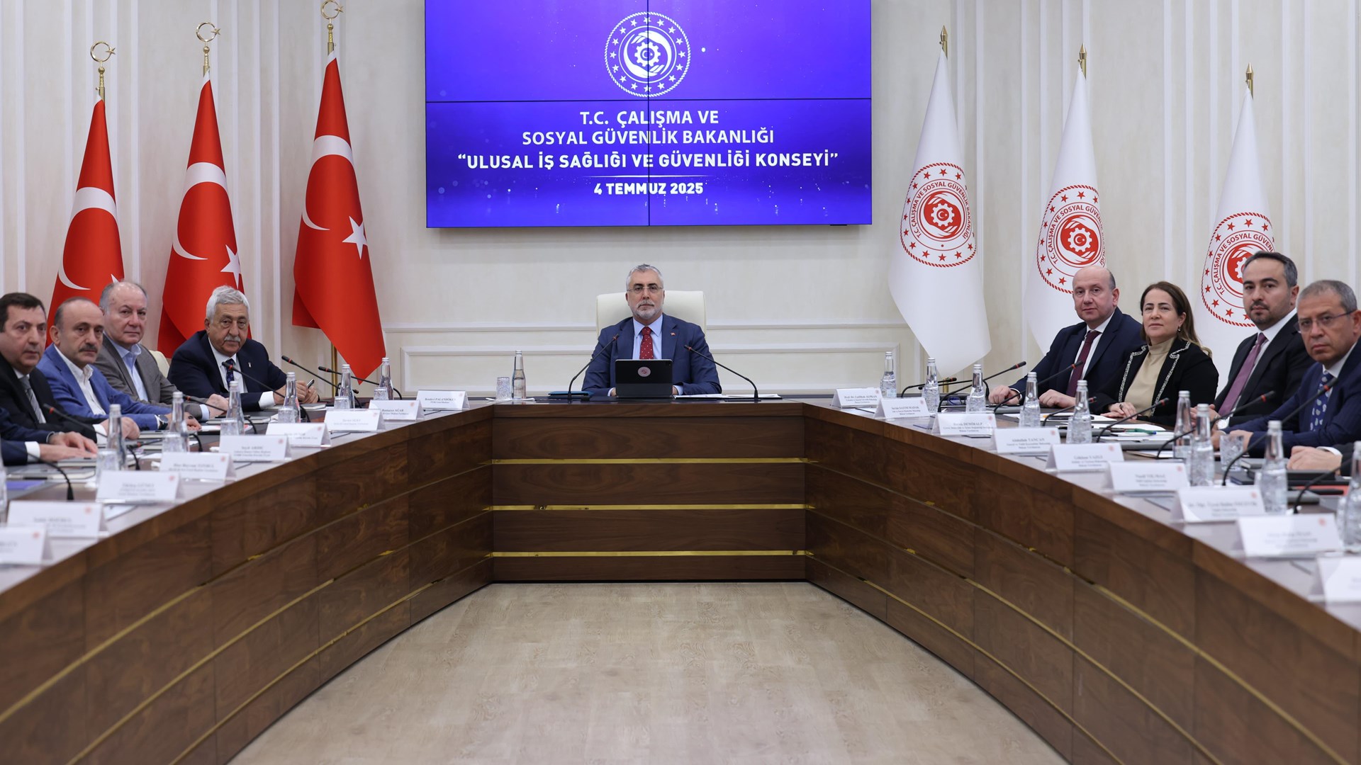 Bakan Işıkhan, Ulusal İş Sağlığı ve Güvenliği Konseyi Toplantısı’na Başkanlık Etti