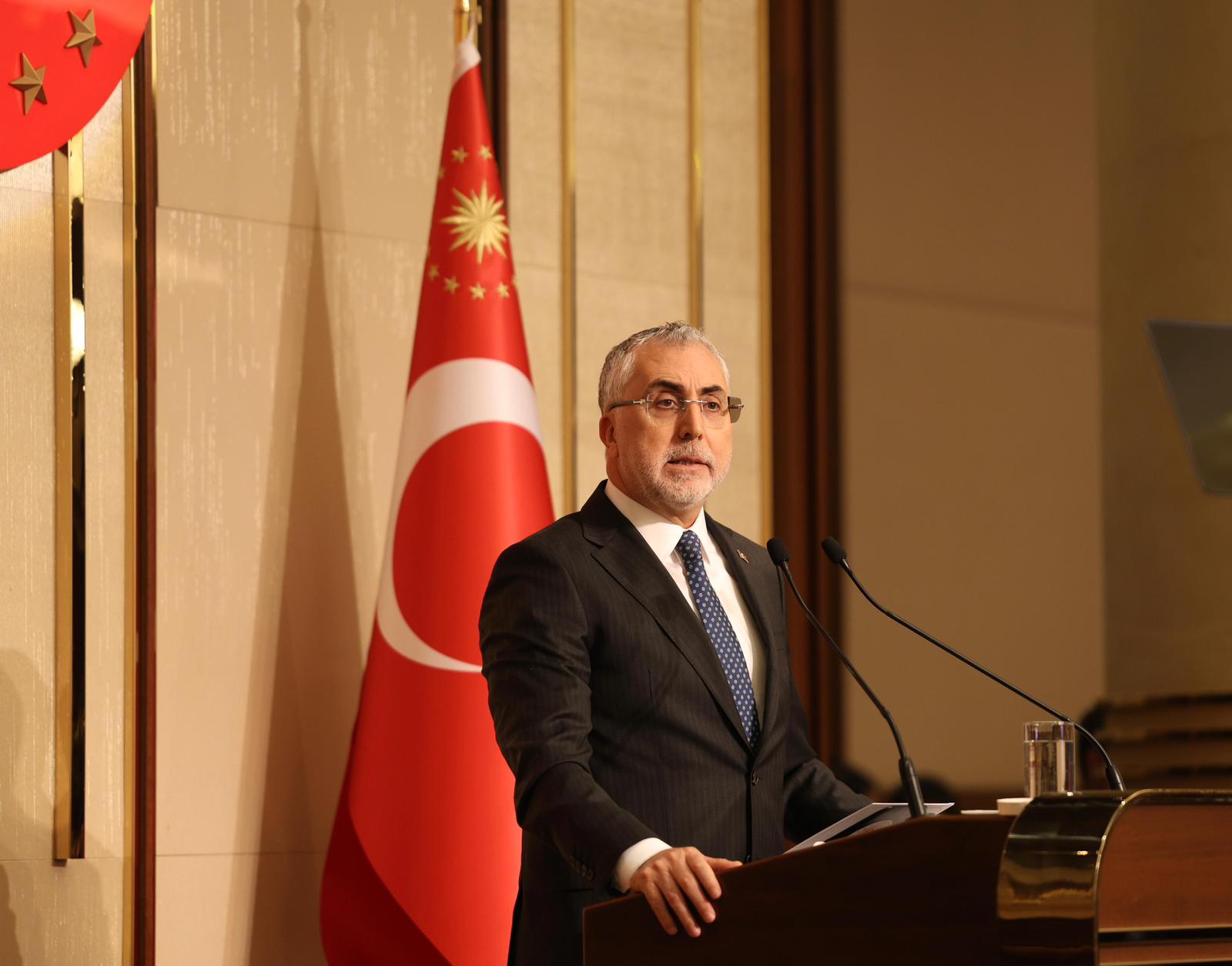 Bakan Işıkhan, “Emek Sofrası Buluşması İftar Programı” na Katıldı