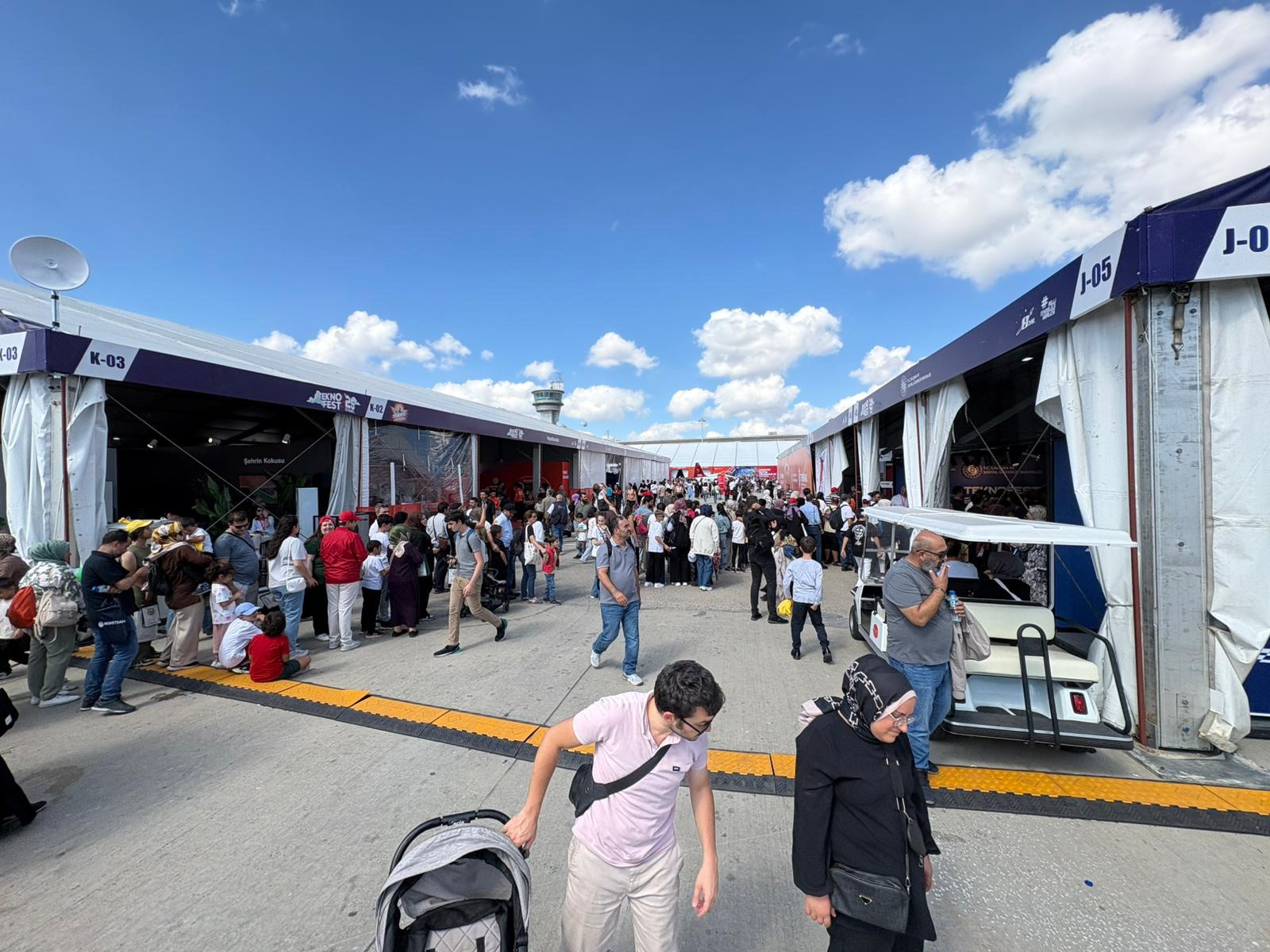 Çalışma ve Sosyal Güvenlik Bakanlığı 17-21 Eylül tarihleri arasında İstanbul’da düzenlenen dünyanın en büyük havacılık, uzay ve teknoloji festivali TEKNOFEST 2025’te yer aldı.