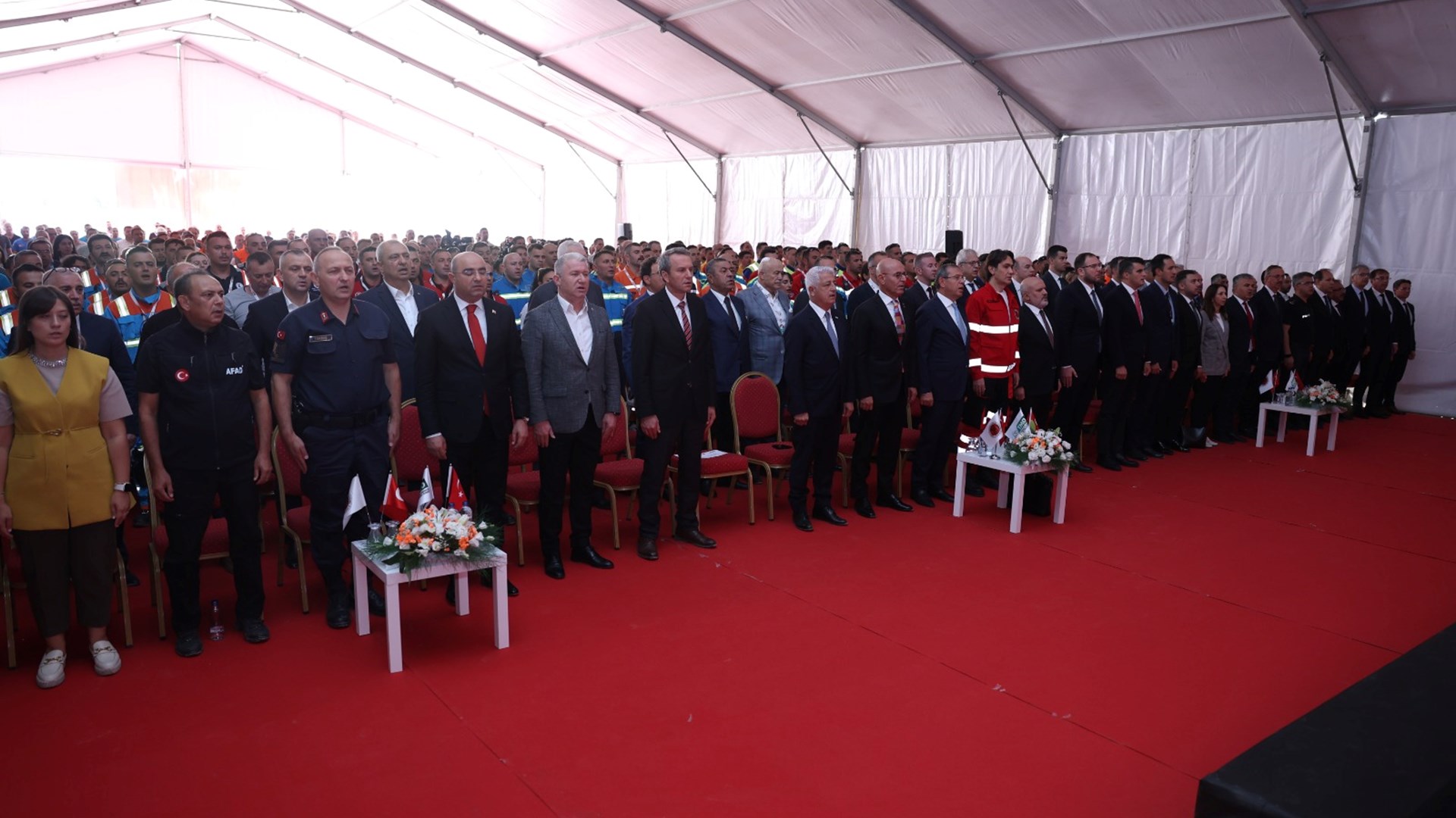 Kütahya, 17-20 Eylül tarihlerinde, Türkiye’nin acil durum müdahale ve kurtarma kapasitesini ölçme ve geliştirme amacı taşıyan önemli bir etkinliğe ev sahipliği yapıyor. Türkiye Madenciler Derneği (TMD) tarafından düzenlenen Maden Kurtarma Yarışmaları'nın üçüncüsü, Kütahya Tavşanlı’daki Türkiye Kömür İşletmeleri (TKİ) Kurumu Garp Linyitleri İşletmesi'nde gerçekleştiriliyor.
