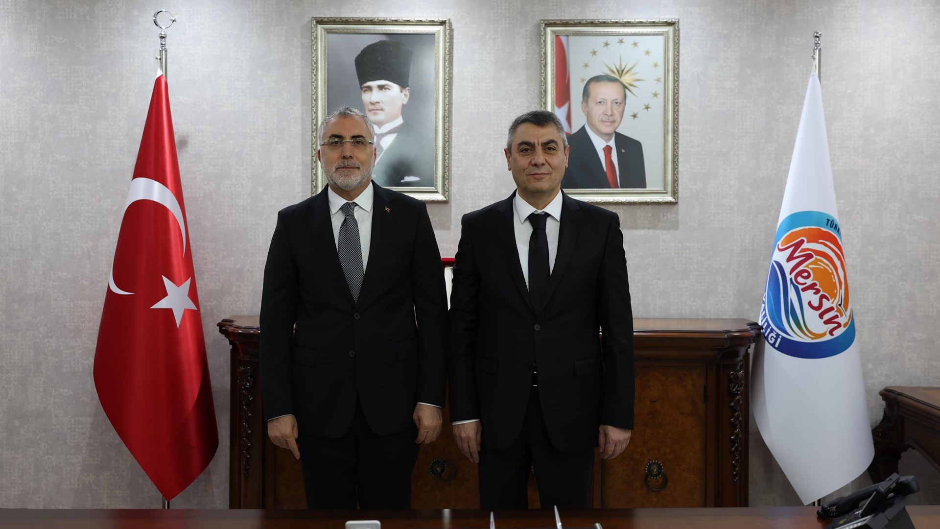 Bakan Işıkhan, Mersin’de Temaslarda Bulundu