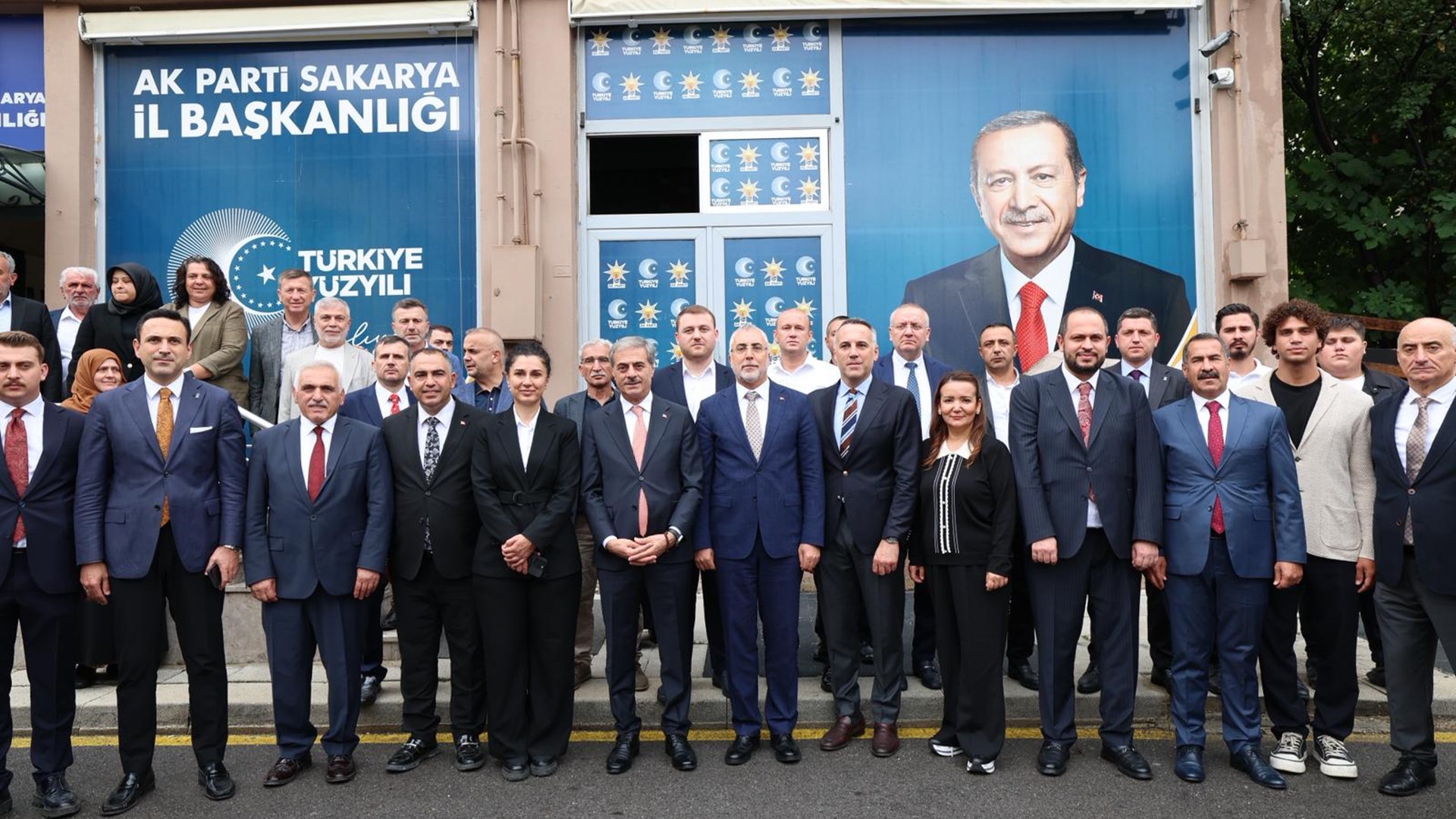 Bakan Işıkhan, Sakarya’da Ziyaretlerde Bulundu