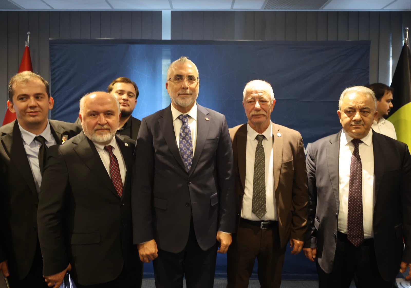 Çalışma ve Sosyal Güvenlik Bakanı Prof. Dr. Vedat Işıkhan, çeşitli temaslarda bulunmak ve programlara katılmak üzere Belçika Brüksel’e gitti.