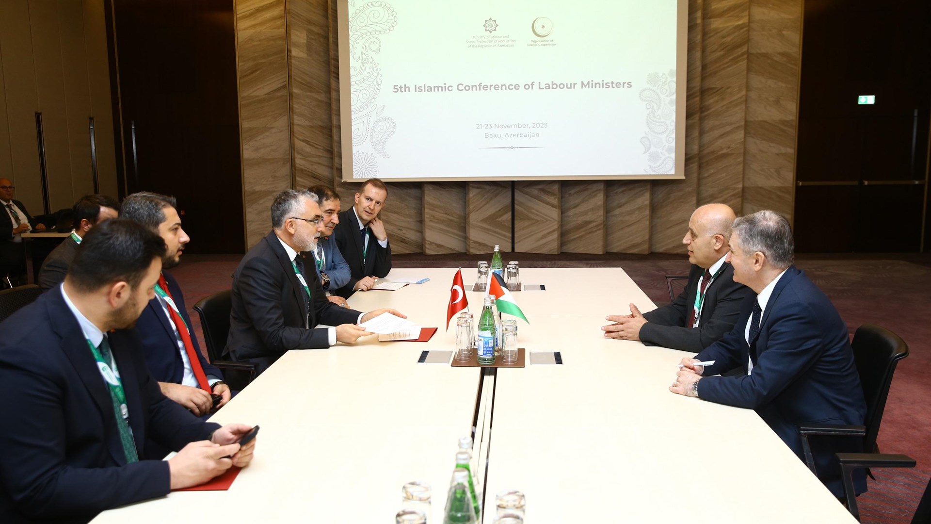 Çalışma ve Sosyal Güvenlik Bakanı Prof. Dr. Vedat Işıkhan, “İİT Üyesi Ülkelerde Yenilikçi Çözümler ve İşgücü ve İstihdam Hizmetlerinin Dijitalleştirilmesi” temasıyla 21-23 Kasım tarihlerinde Azerbaycan’da düzenlenecek İslam İşbirliği Teşkilatı (İİT) 5. Çalışma Bakanları Konferansı’na katılmak üzere Bakü’ye gitti.