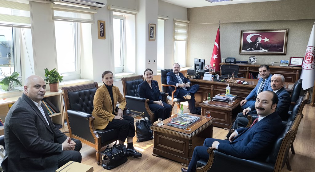 Under the chairmanship of Dr. Carsten Stender, who is the Ministry's Director General for European and International Employment and Social Policy, a delegation from the Ministry of Labour and Social Affairs of the Federal Republic of Germany (FRG) paid a visit to our General Directorate.