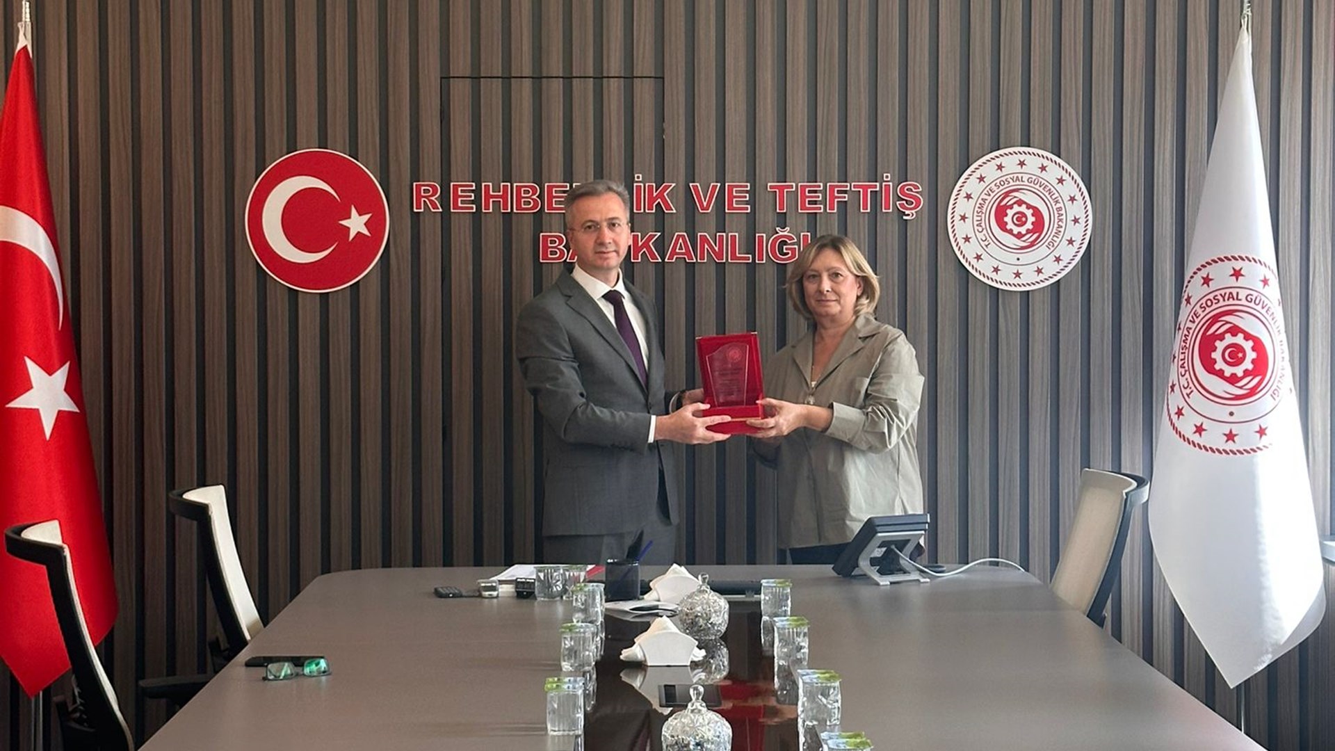 Ankara Rehberlik ve Teftiş Grup Başkanlığında görevli İş Başmüfettişleri İhsan Yalçın Namlı, Birsen Erdin ve Melda Ardal emekli oldu.