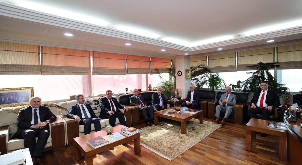 Çalışma ve Sosyal Güvenlik Bakanı Prof. Dr. Vedat Işıkhan, Türk-İş, Hak-İş, Türkiye Kamu-Sen, TESK ve TZOB Konfederasyonlarını ziyaret etti.