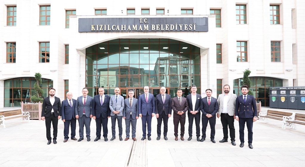 Çalışma ve Sosyal Güvenlik Bakanı Prof. Dr. Vedat Işıkhan, Kızılcahamam Belediye Başkanı Süleyman Acar’a hayırlı olsun ziyaretinde bulundu.