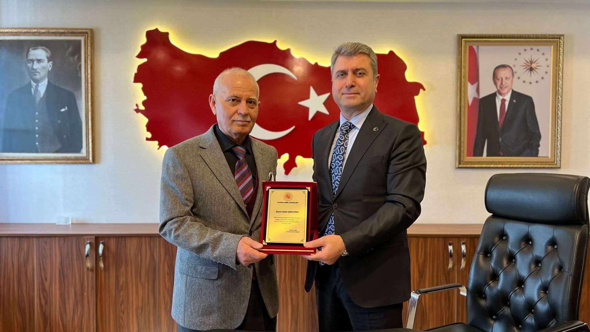 Genel Müdürlüğümüzde emekli olan personellere Teşekkür Plaketi verildi.