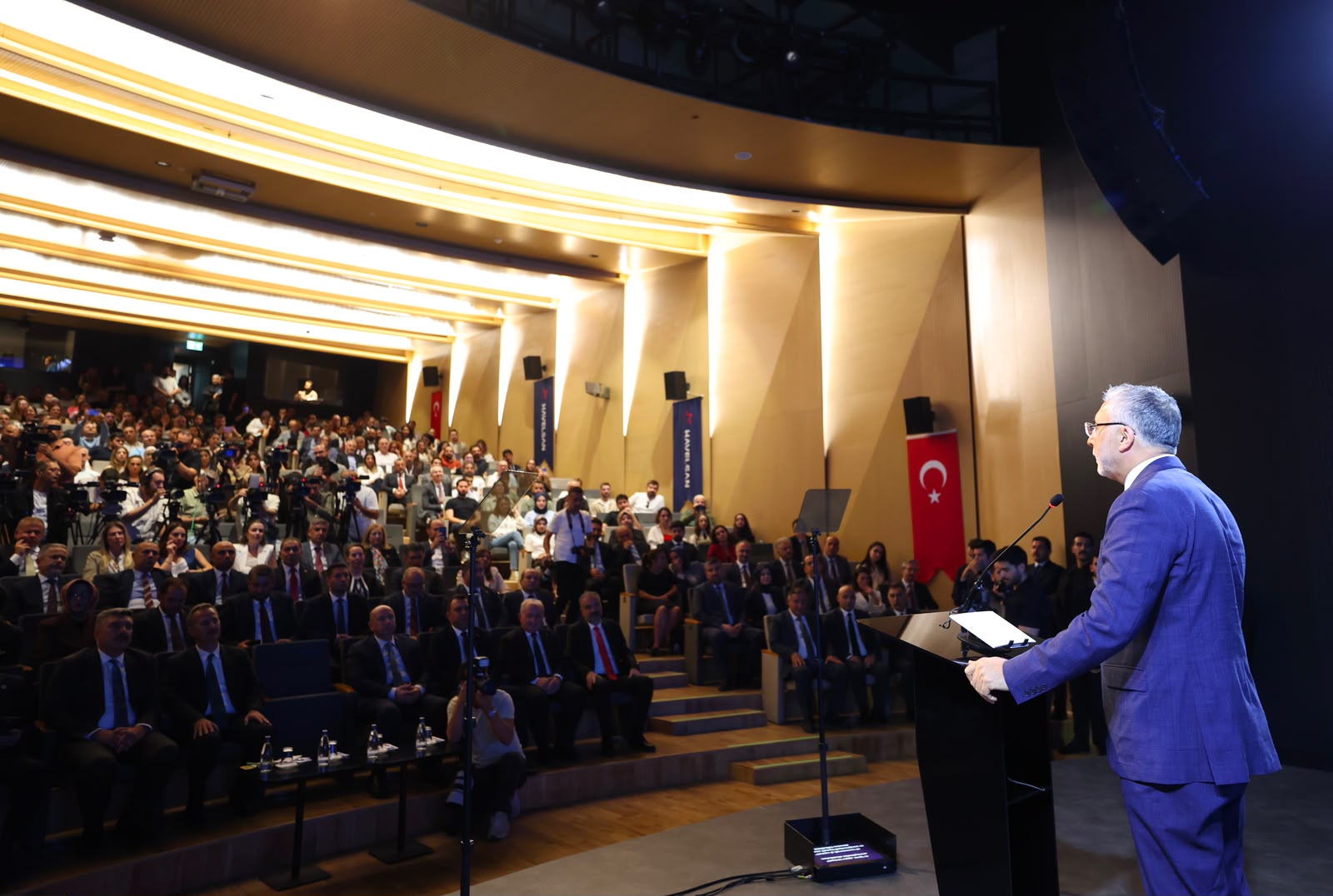 Çalışma ve Sosyal Güvenlik Bakanı Prof. Dr. Vedat Işıkhan, Çalışma ve Sosyal Güvenlik Bakanlığı Türkiye İş Kurumu (İŞKUR) ile Savunma Sanayii Başkanlığı ve HAVELSAN arasında düzenlenen KOVAN Programı İşbirliği Protokolü İmza Töreni’ne katıldı.