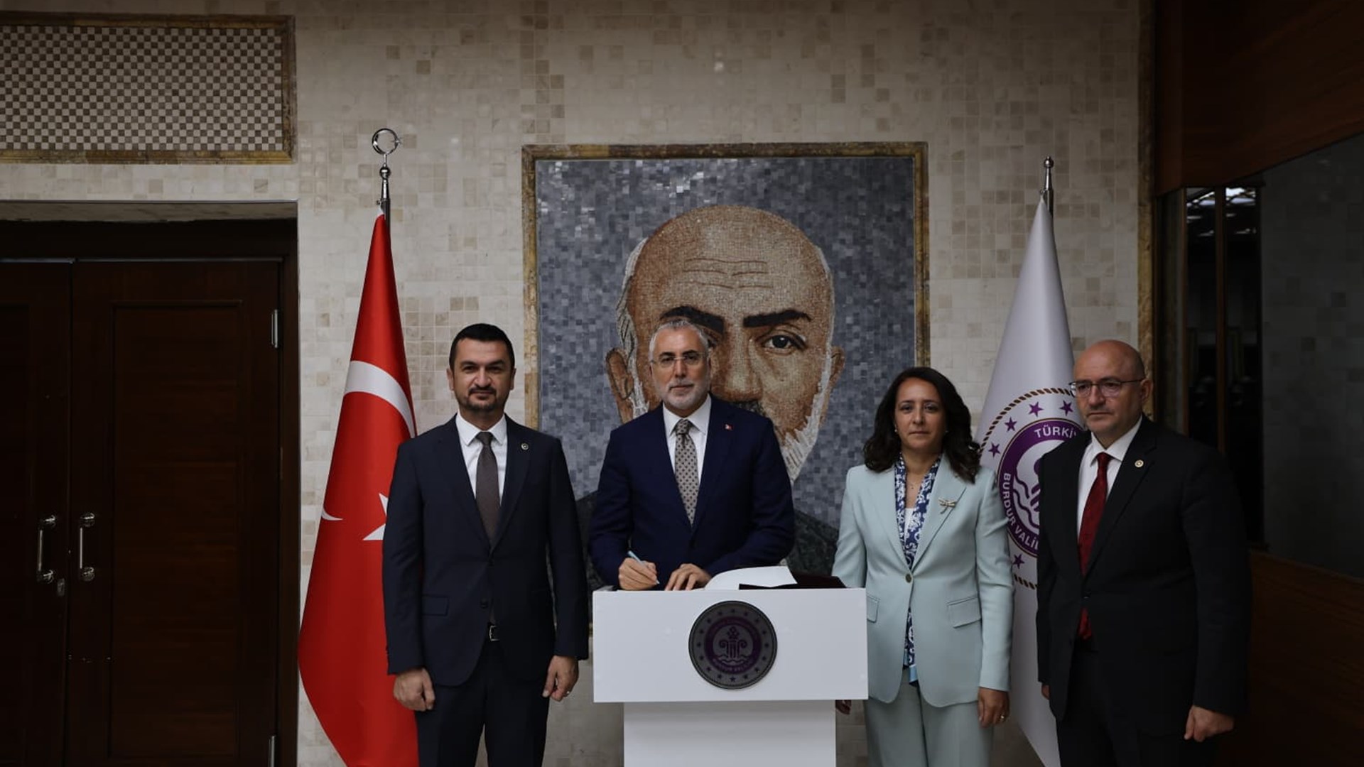 Bakan Işıkhan, Türkiye Yüzyılı Buluşmaları Kapsamında Burdur’da Ziyaretlerde Bulundu