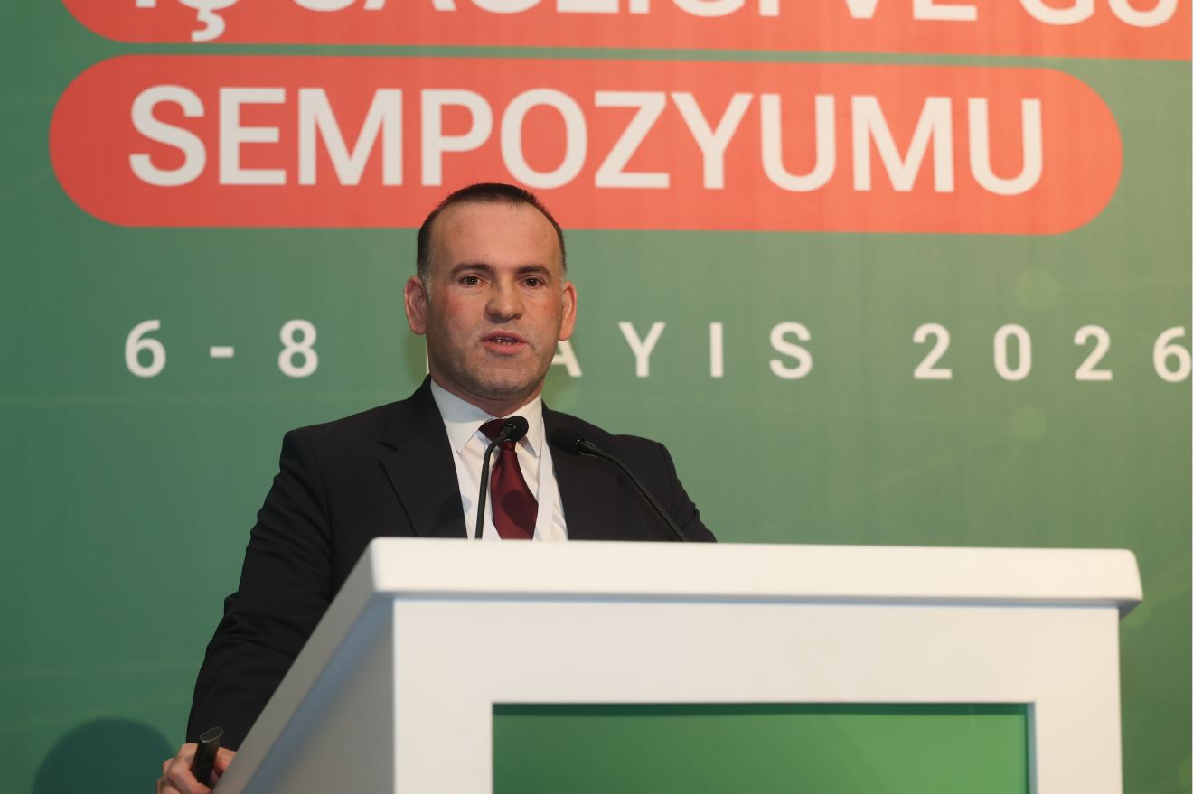 6-8 Mayıs 2026 tarihleri arasında İstanbul Kongre Merkezi’nde düzenlenen 6. Türk İş Güvenliği ve Sağlığı Fuarı (TOS+H Expo) bünyesindeki sempozyuma, İstanbul Rehberlik ve Teftiş Grup Başkanlığı yönetici ve müfettişlerince katılım sağlanarak; iş sağlığı ve güvenliği üzerine teknik sunumlar gerçekleştirildi.