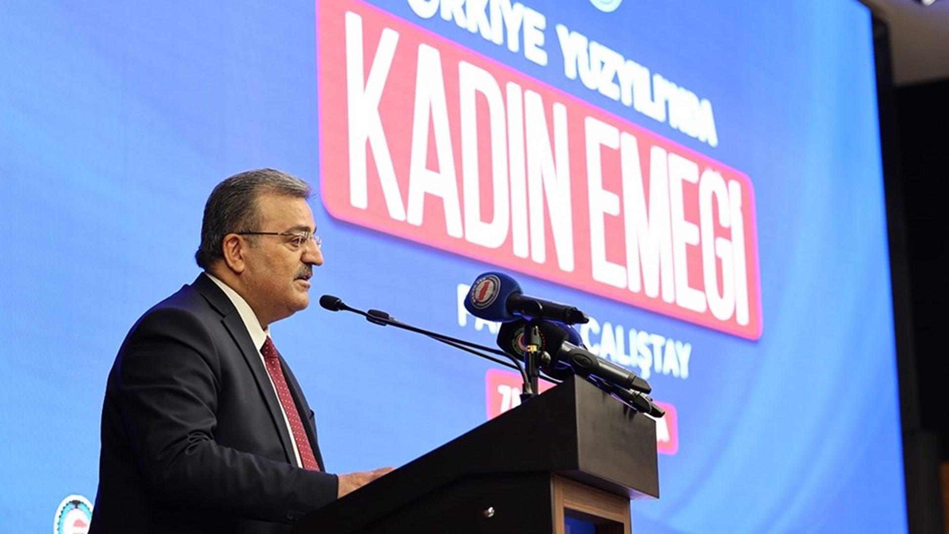 Programa Katılan Bakan Yardımcımız Faruk Özçelik, “Sendikal Örgütlenmede Kadınların Daha Fazla Yer Almasını Önemsiyoruz, Güçlü Kadın Güçlü Toplum Demektir” Açıklamasını Yaptı