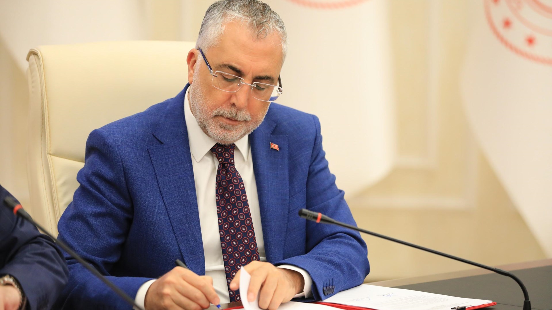 8. Dönem Toplu Sözleşme’de Hizmet Kollarına Yönelik Mali Ve Sosyal Haklarda Mutabakata Varıldı