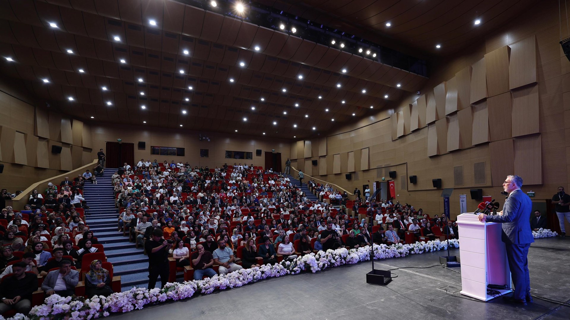 Bakan Işıkhan, Sivas’ta Ziyaretlerde Bulundu