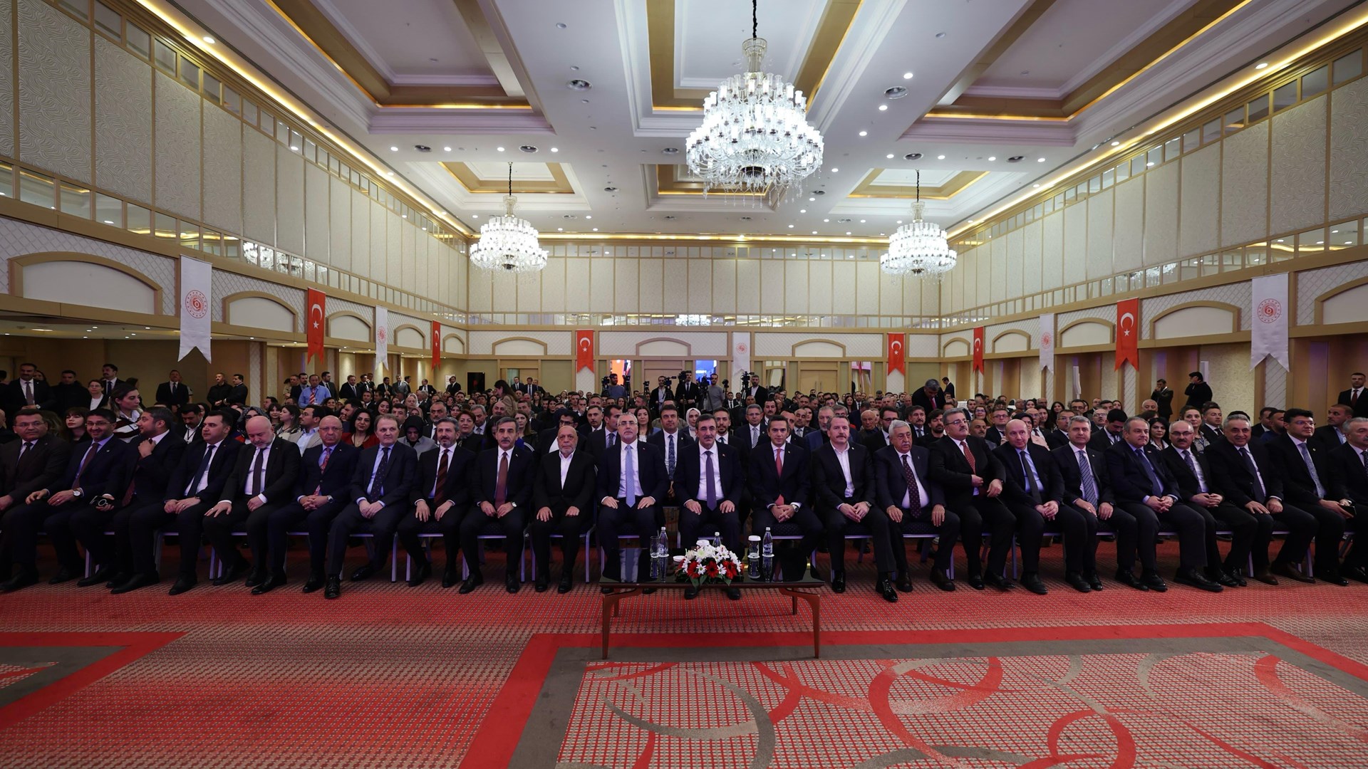 Bakan Işıkhan, 1 Mayıs Emek Ödülleri Töreni’ne Katıldı