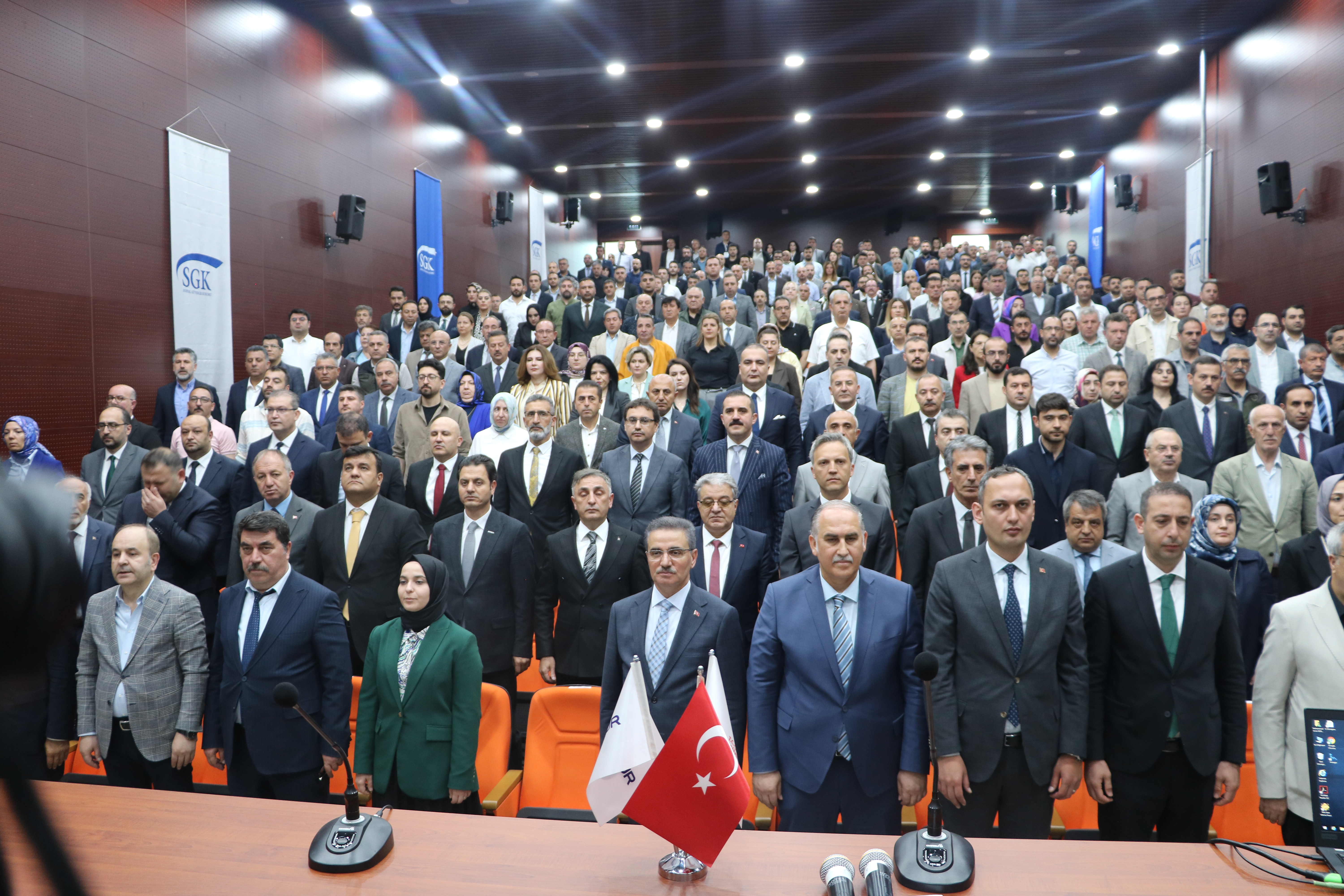 Rehberlik ve Teftiş Başkanlığı tarafından Erzurum Ticaret ve Sanayi Odası, Erzurum Ticaret Borsası, Erzurum Esnaf ve Sanatkarlar Odası iş birliğinde, 17 Haziran 2026 tarihinde iş sağlığı ve güvenliği ile işin yürütümü teftişleri hakkında bilgilendirme toplantısı düzenlendi.