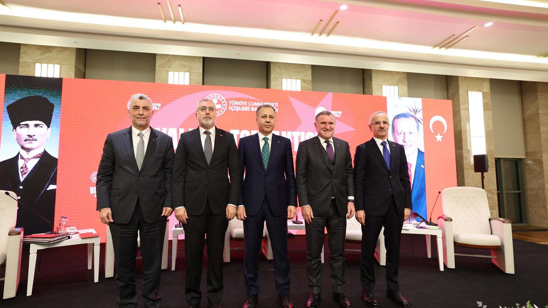 Bakan Işıkhan, Cumhurbaşkanlığı Külliyesi’nde Düzenlenen "Valiler Toplantısı" na Katıldı