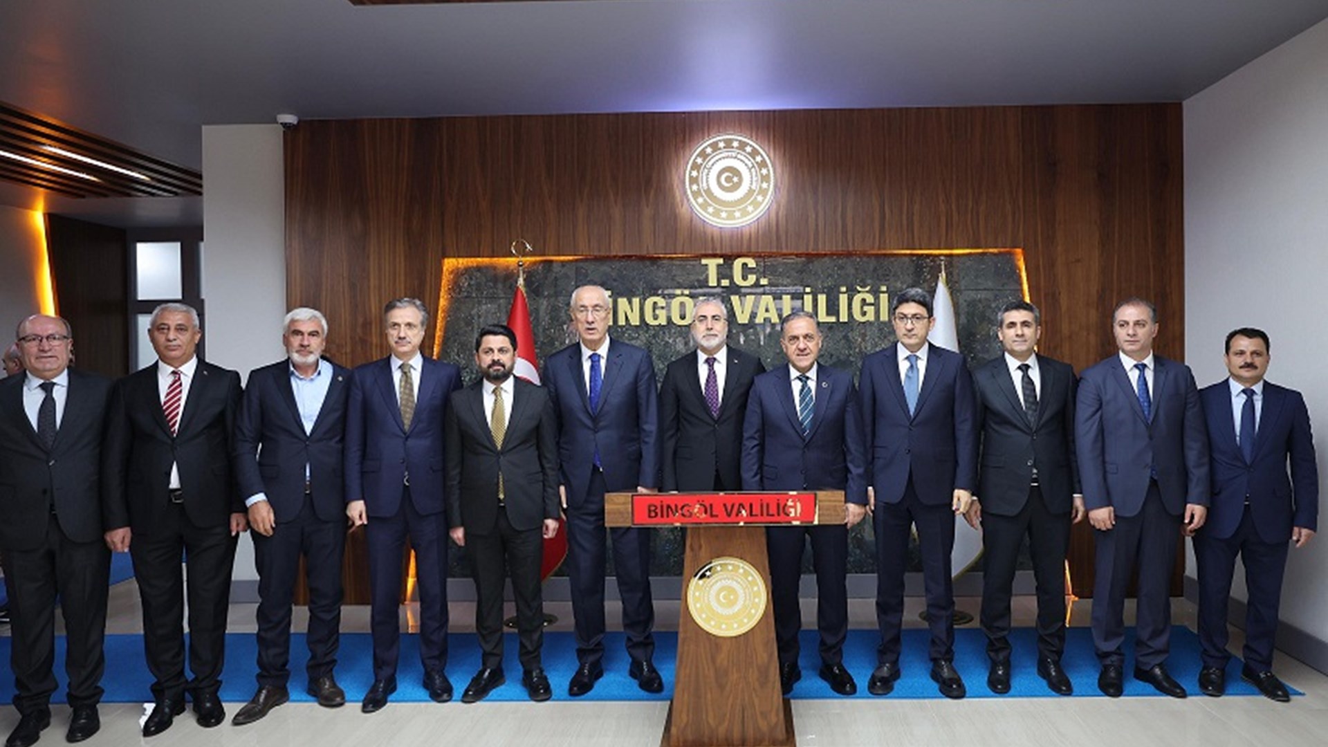 Bakan Işıkhan, Bingöl’de Ziyaretlerde Bulundu