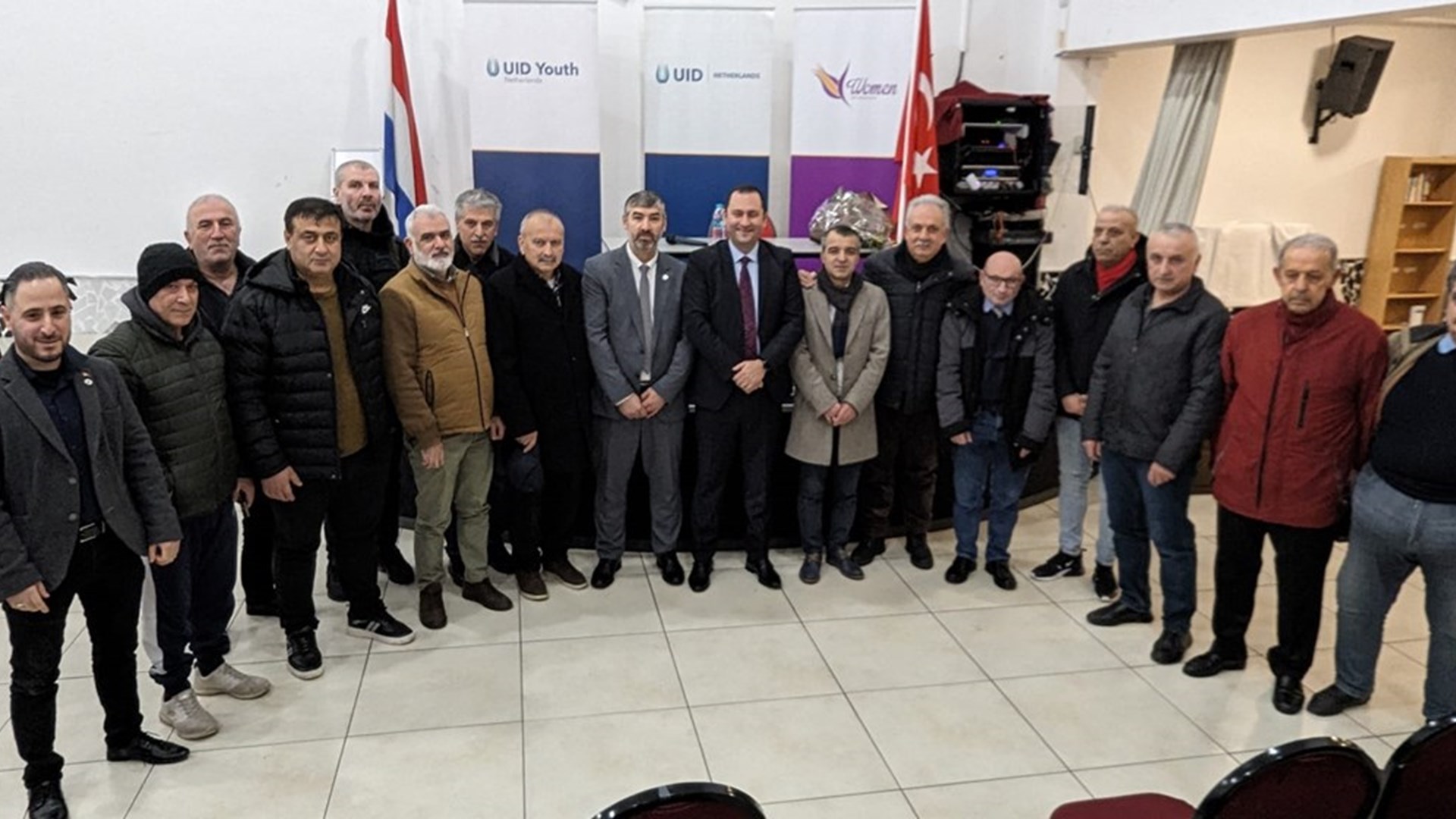 Deventer Labour and Social Security Attaché met Turkish citizens at the Türkiyem Mosque in Arnhem.
