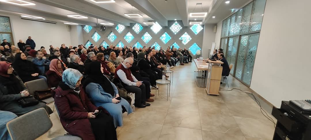 Stuttgart Ataşeliğimizce 2 Şubat 2025 Perşembe akşamı Çağdaş Yaşamı Destekleme Derneği’nde ve 9 Şubat 2025 Pazar günü DİTİB Esslingen Yunus Emre Cami Derneği’nde vatandaşlarımızla bir araya gelinmiş ve bilgilendirme toplantıları yapılmıştır. 