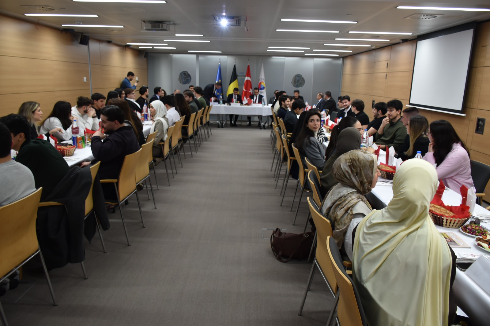 Genel Müdürümüz Ali Aybey, Belçika ziyareti kapsamında Brüksel Büyükelçimizi ziyaret etti .