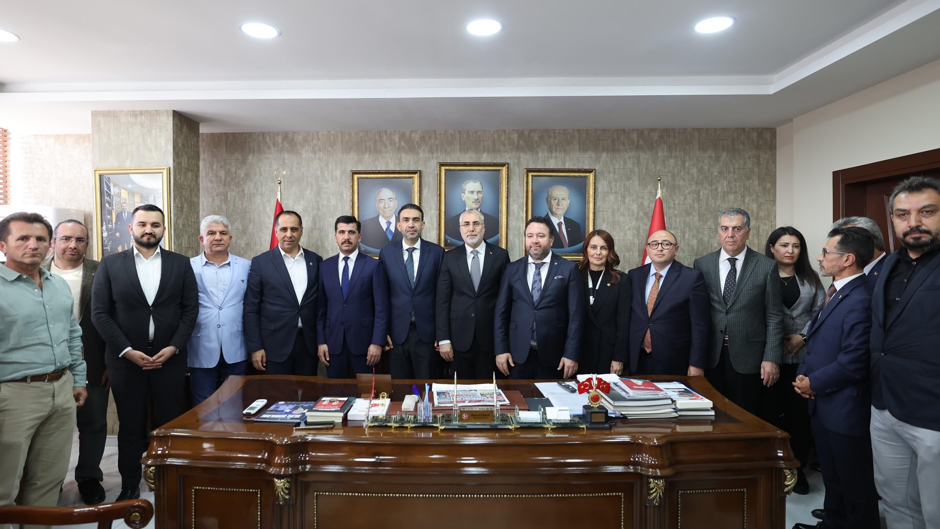 Bakan Işıkhan, Mersin’de Temaslarda Bulundu