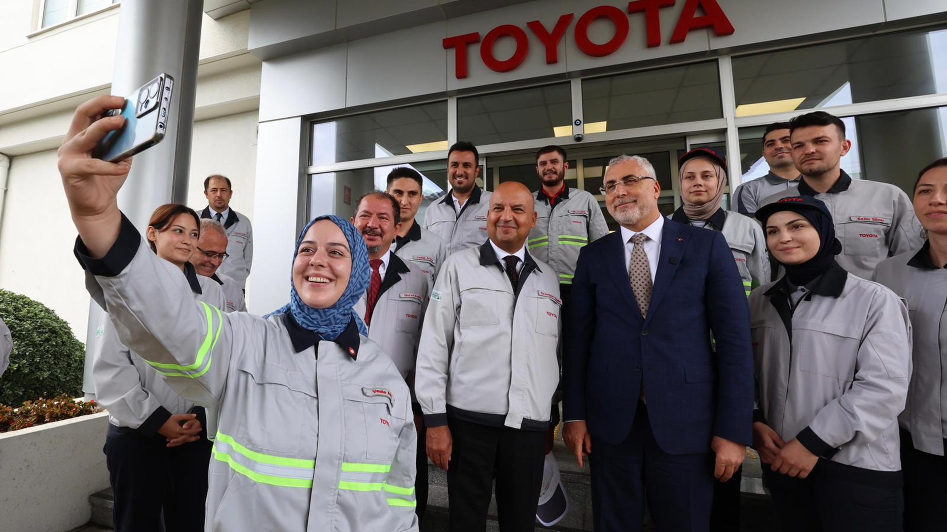 Bakan Işıkhan, Sakarya’da Ziyaretlerde Bulundu