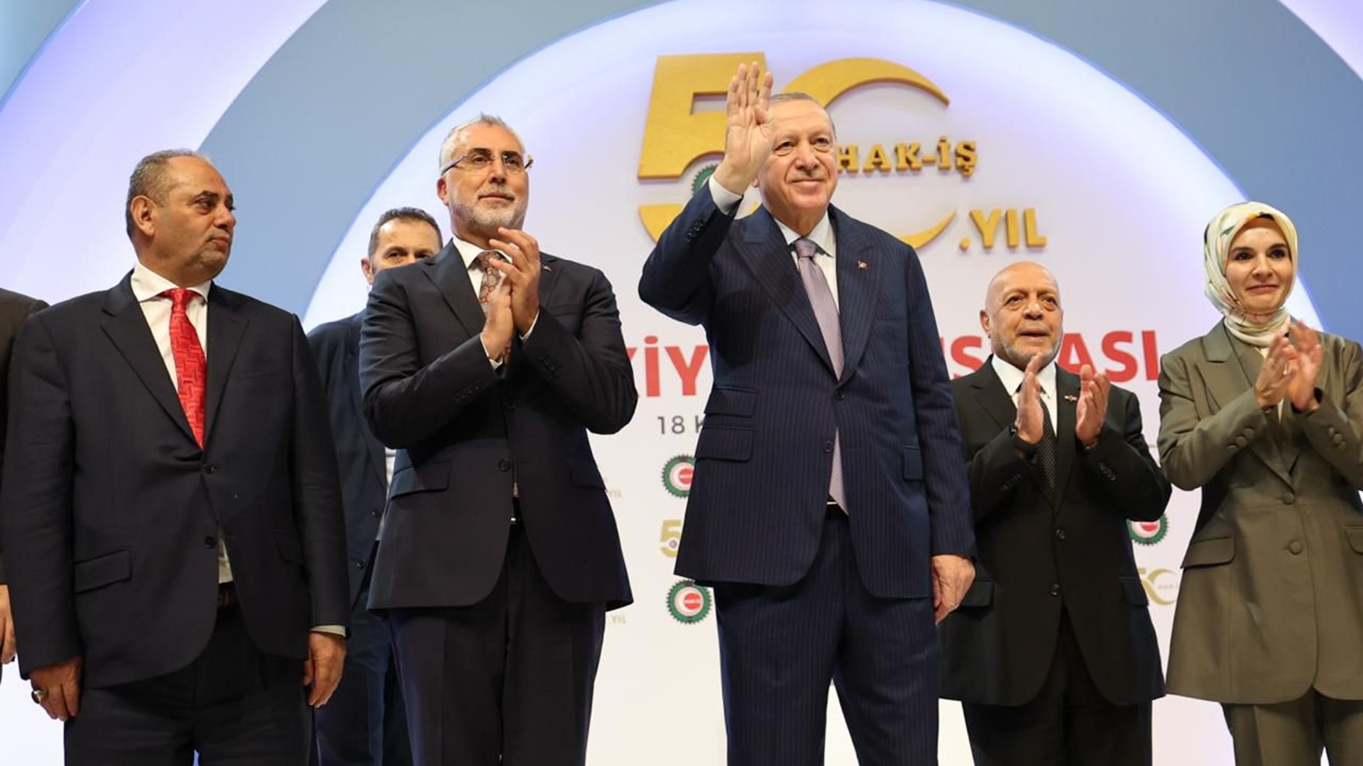 Bakan Işıkhan, HAK-İŞ Konfederasyonu’nun 50. Kuruluş Yıl Dönümü Programı’na Katıldı