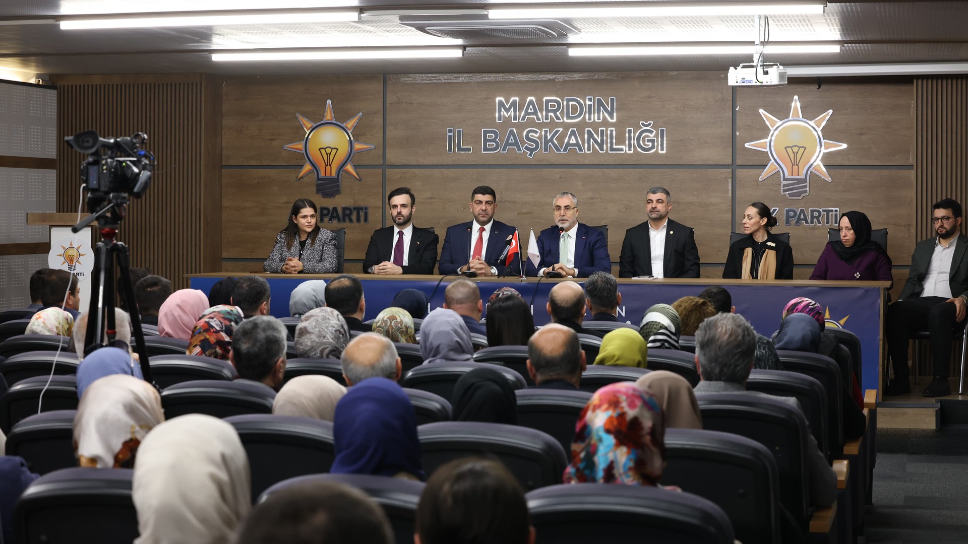 Bakan Işıkhan, Mardin’de Temaslarda Bulundu