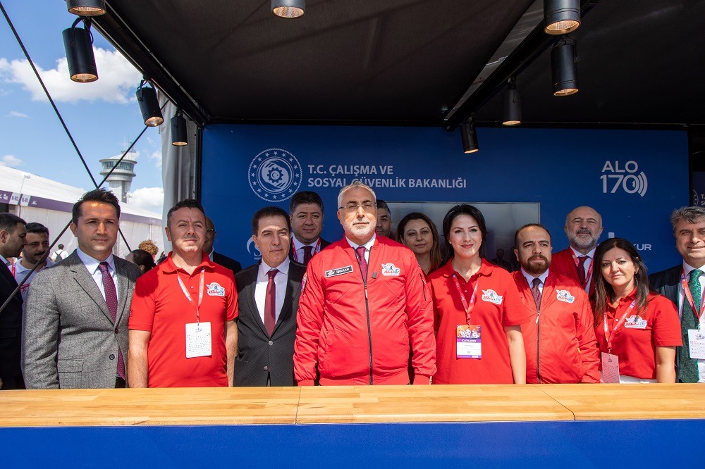 Çalışma ve Sosyal Güvenlik Bakanlığı 17-21 Eylül tarihleri arasında İstanbul’da düzenlenen dünyanın en büyük havacılık, uzay ve teknoloji festivali TEKNOFEST 2025’te yer aldı.