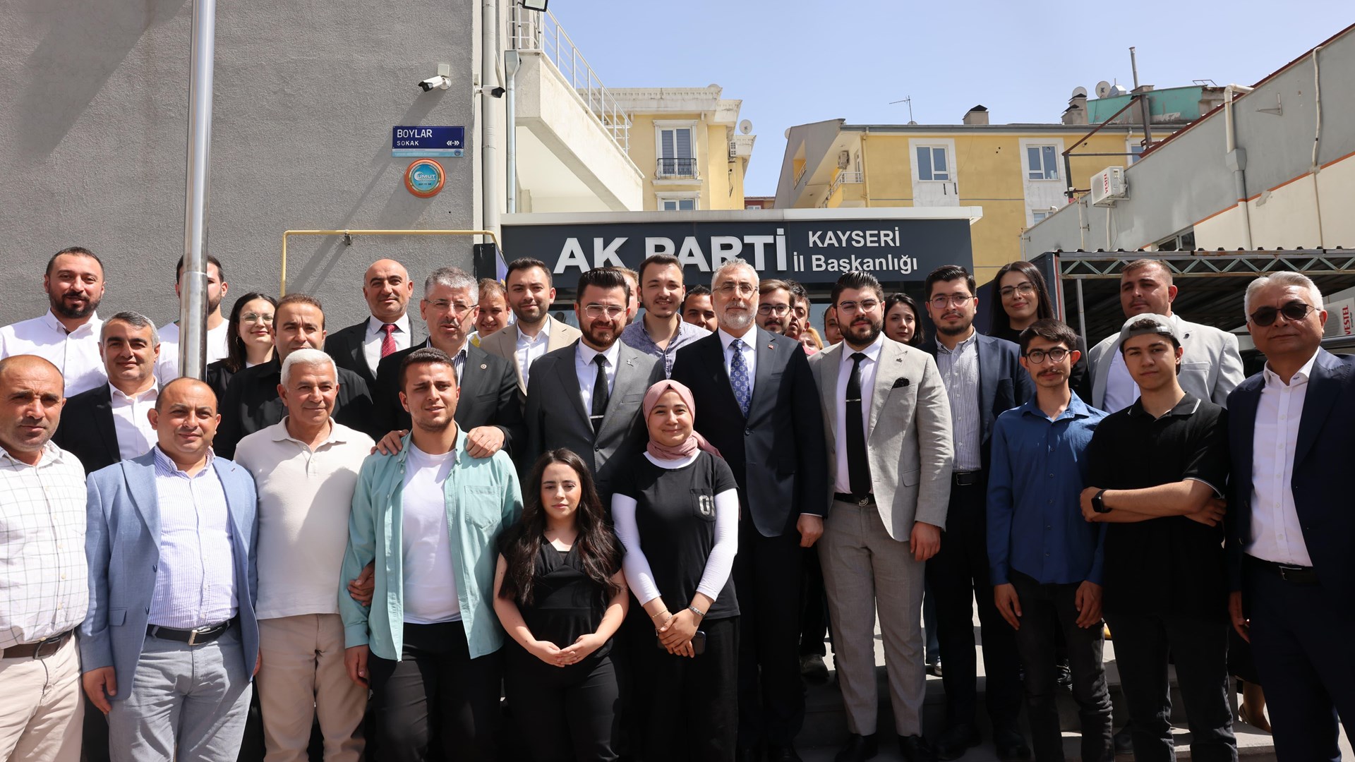 Bakan Işıkhan, Kayseri’de Ziyaretlerde Bulundu