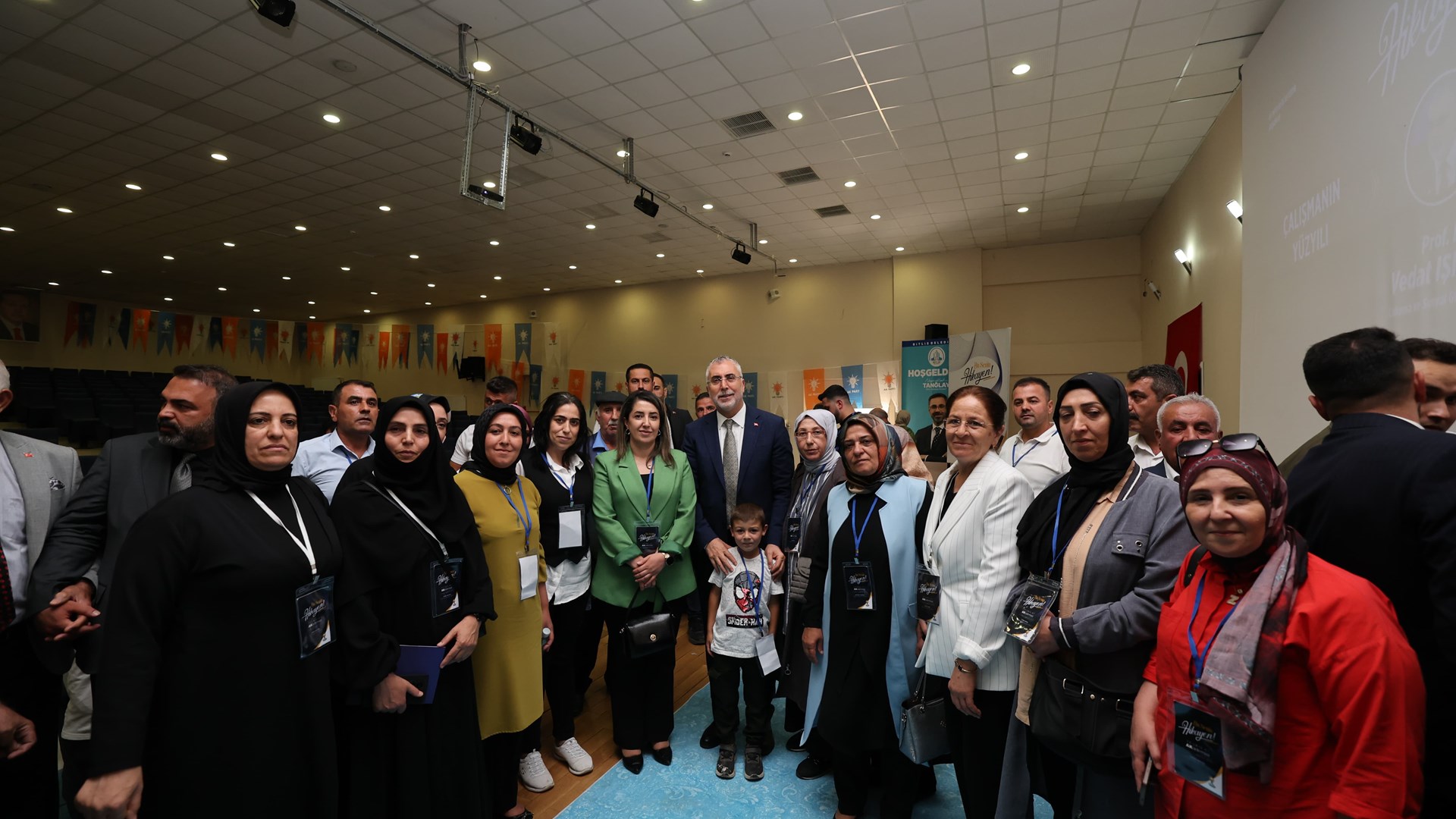 Bakan Işıkhan, Bitlis’te Ziyaretlerde Bulundu