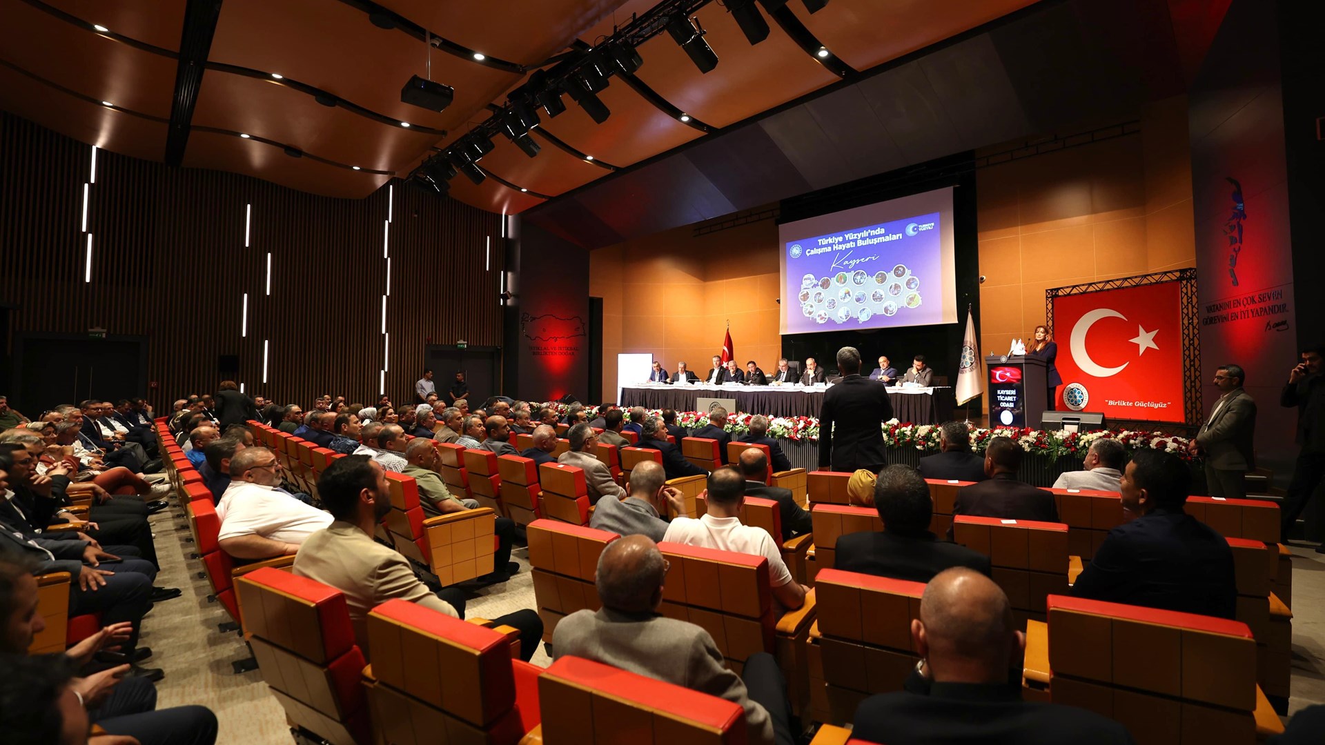 Bakan Işıkhan, Kayseri’de Ziyaretlerde Bulundu