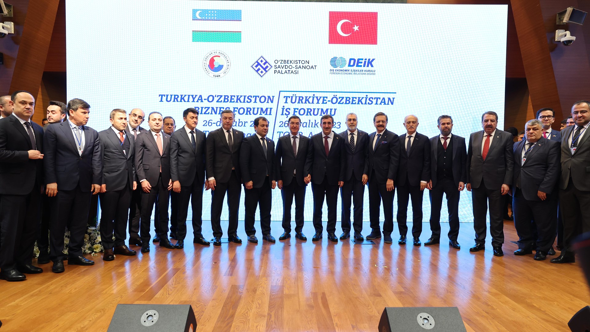 Çalışma ve Sosyal Güvenlik Bakanı Prof. Dr. Vedat Işıkhan, Cumhurbaşkanı Yardımcısı Cevdet Yılmaz’ın da iştirak ettiği Türkiye Odalar ve Borsalar Birliği (TOBB) ve Dış Ekonomik İlişkiler Kurulu (DEİK) işbirliğinde düzenlenen Türkiye-Özbekistan İş Forumu’na katıldı.