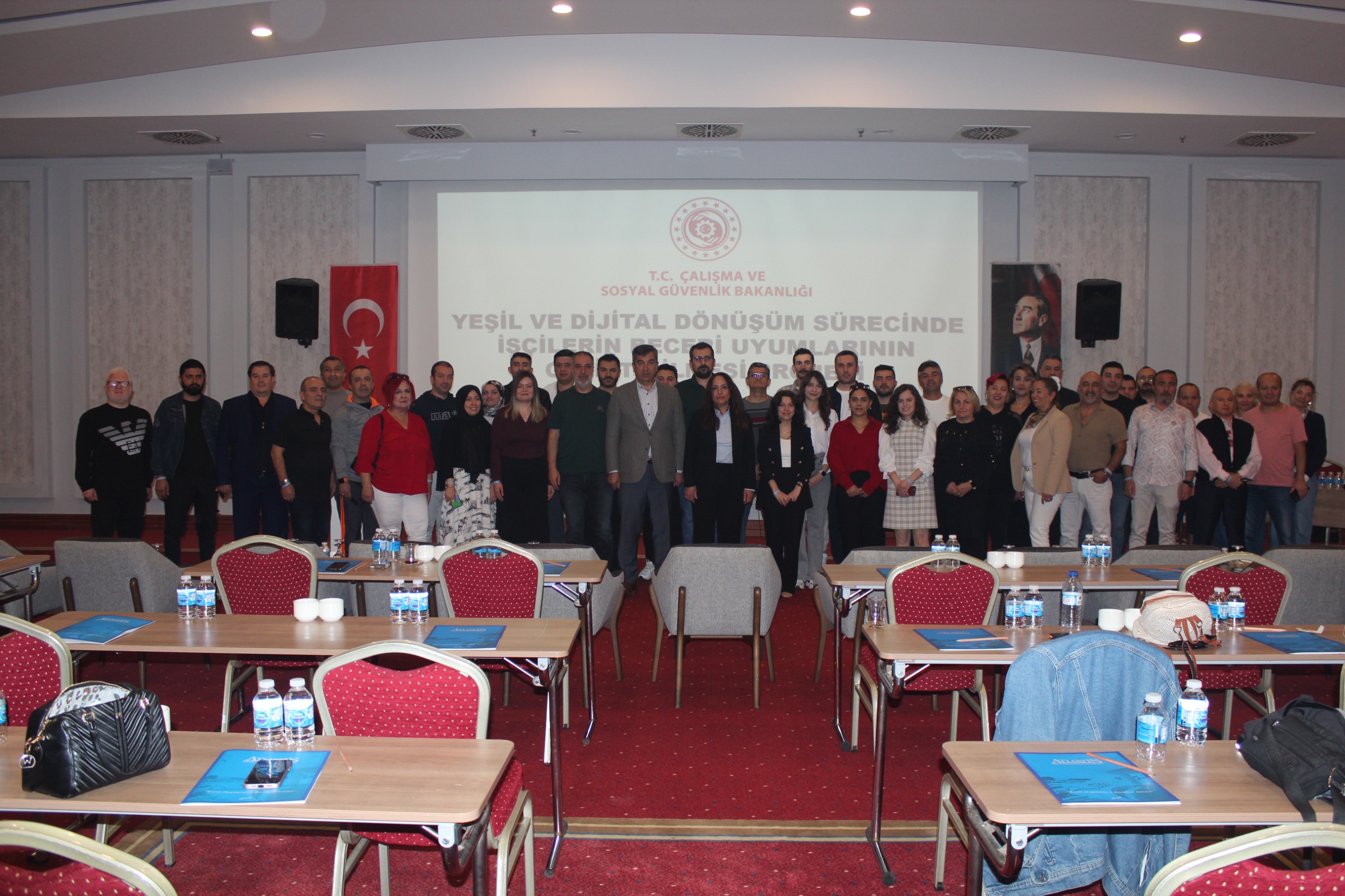 Antalya’da Dönüşen Çalışma Hayatında İşçi-İşveren Buluşmaları Yapıldı