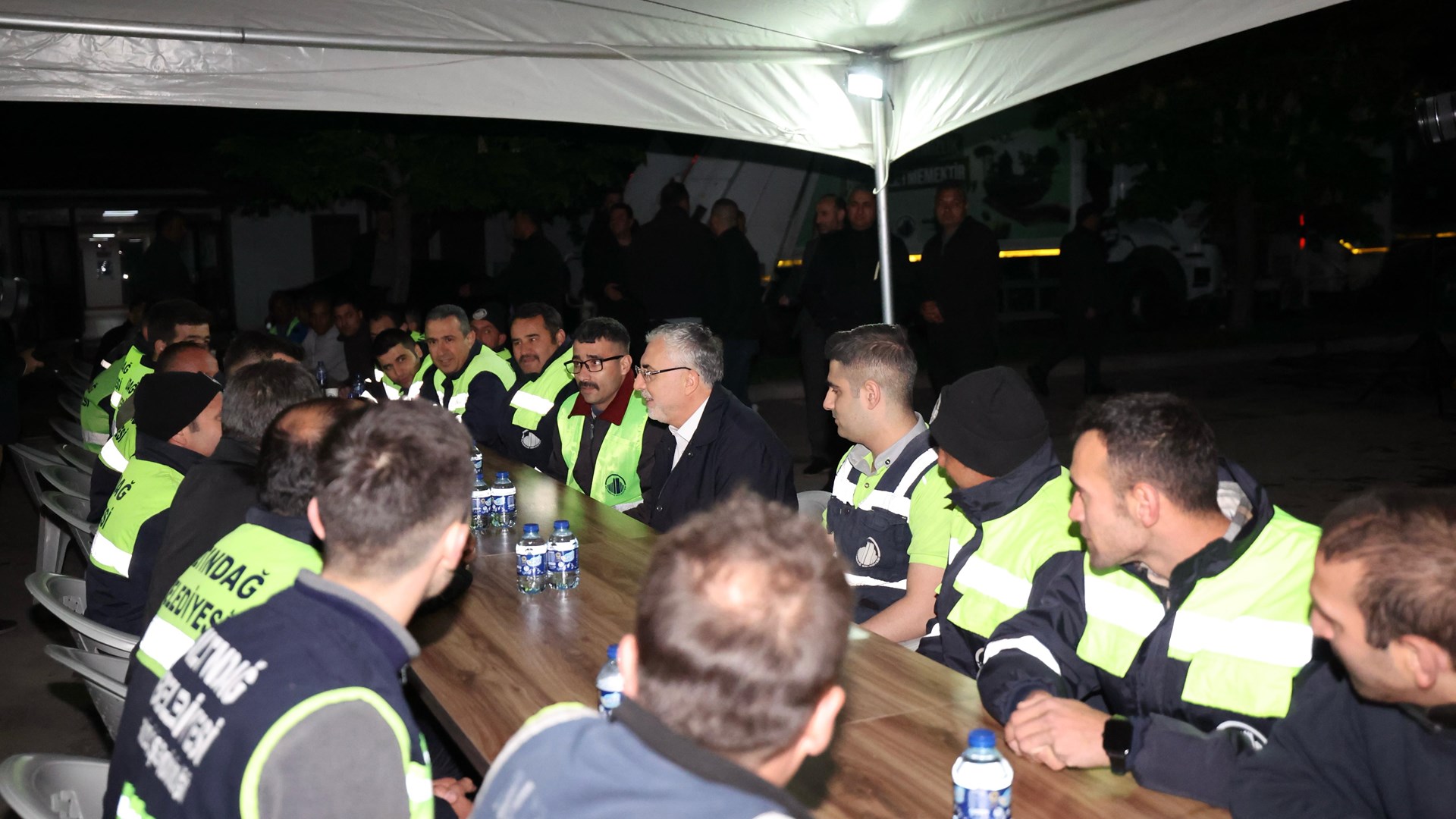 Bakan Işıkhan, 1 Mayıs Emek ve Dayanışma Günü’nü İşçilerle Birlikte Kutladı