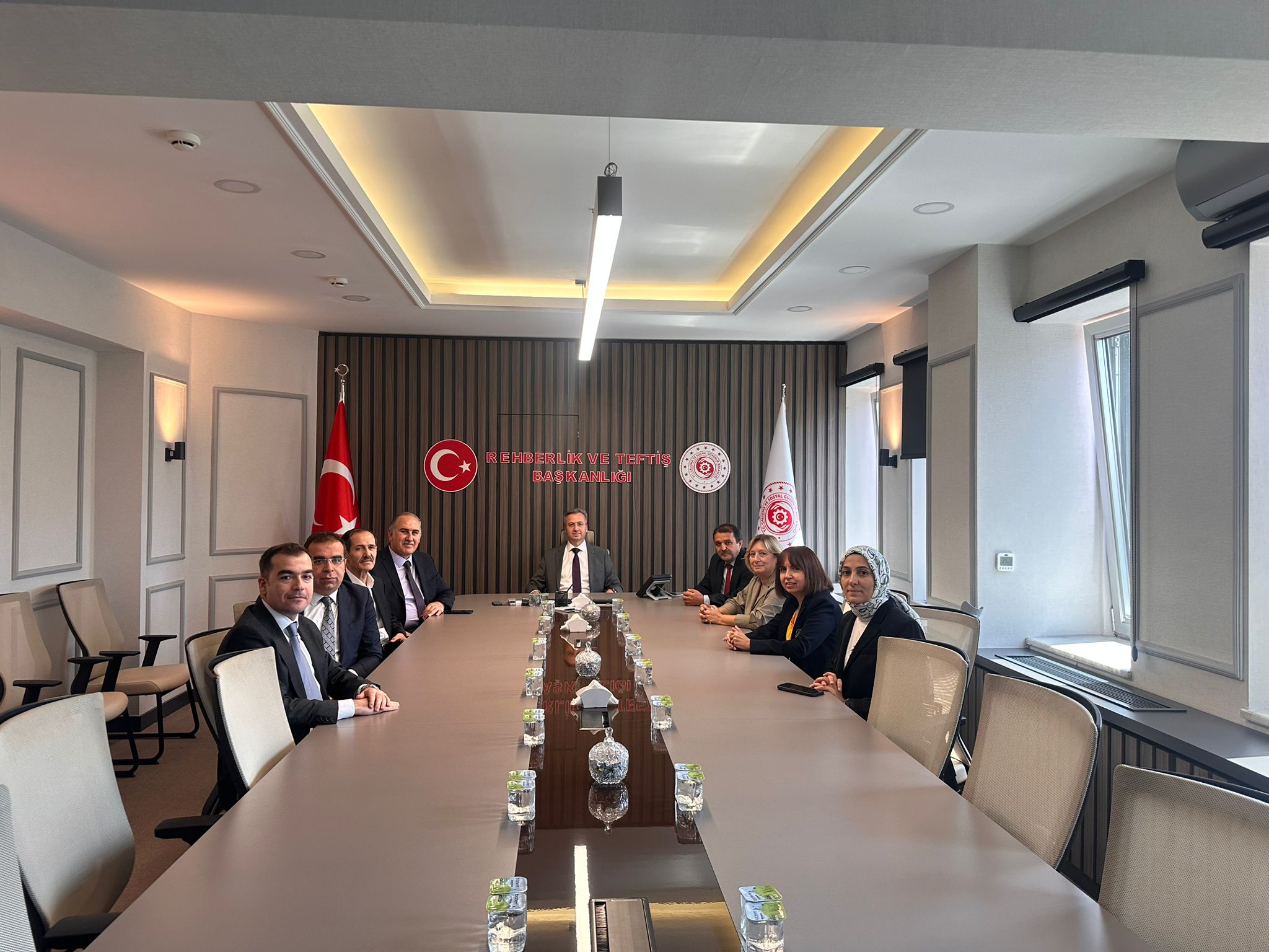 Ankara Rehberlik ve Teftiş Grup Başkanlığında görevli İş Başmüfettişleri İhsan Yalçın Namlı, Birsen Erdin ve Melda Ardal emekli oldu. 