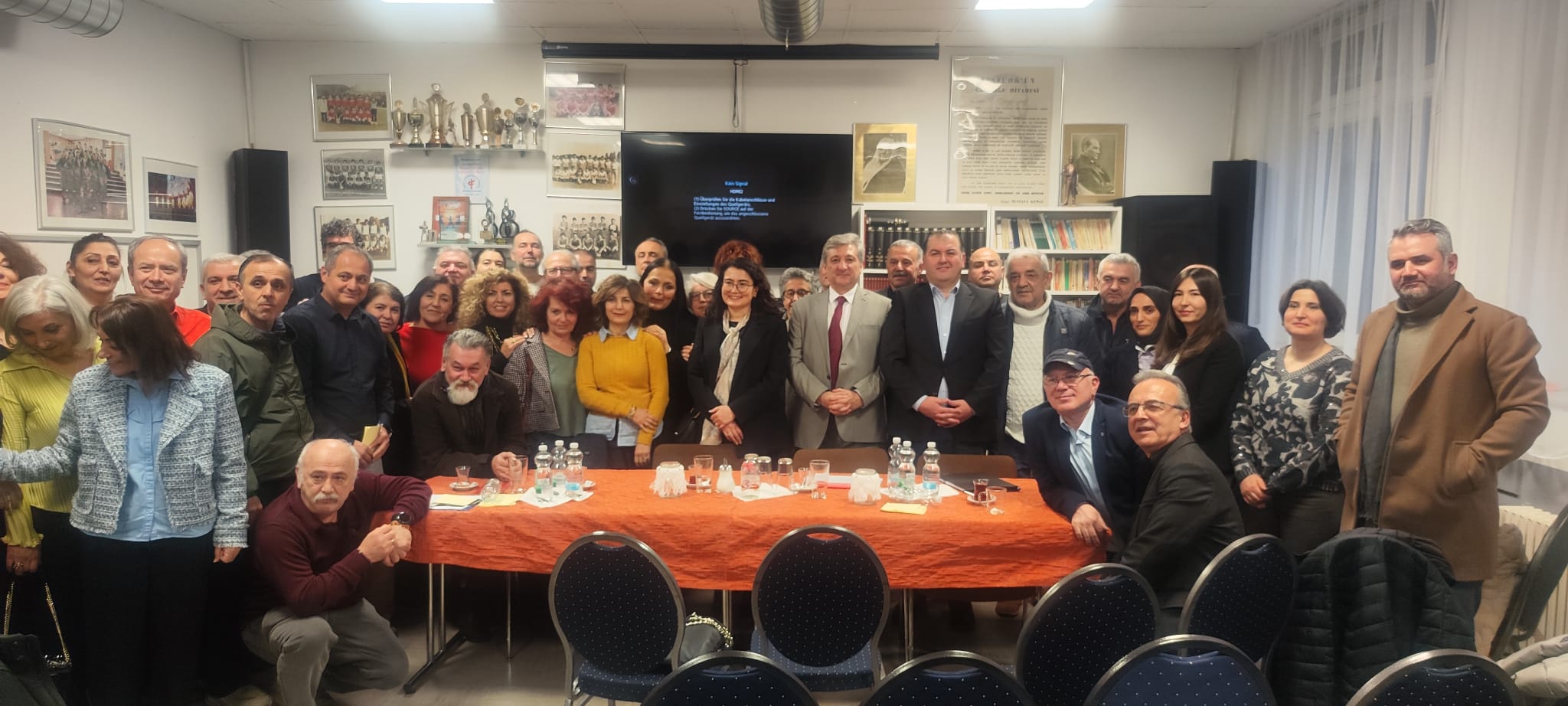 Stuttgart Çalışma ve Sosyal Güvenlik Ataşeliğimiz Vatandaş Bilgilendirme Toplantıları Düzenledi