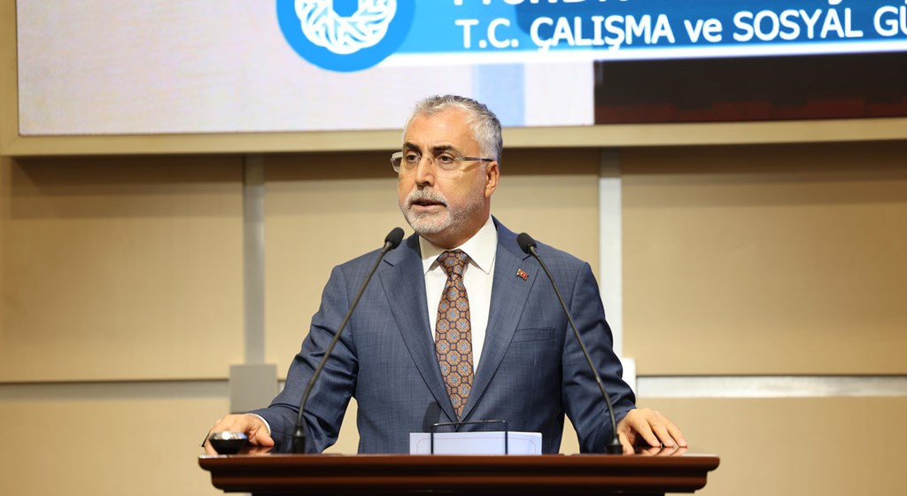 Çalışma ve Sosyal Güvenlik Bakanı Prof. Dr. Vedat Işıkhan, İstanbul Ticaret Odası’nın (İTO) Meclis Toplantısı’na iştirak etti.