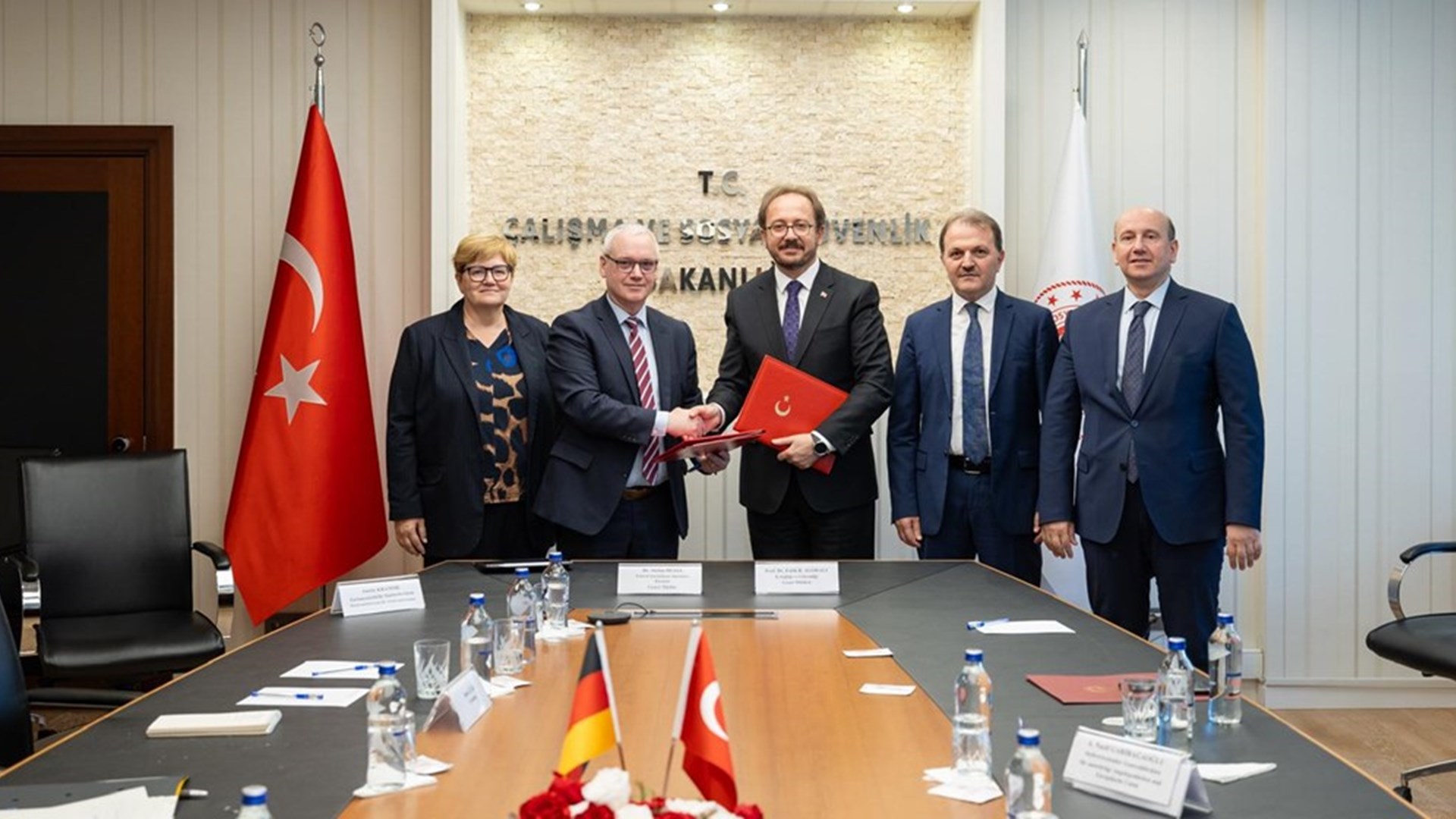 Having visited our Ministry, the delegation headed by Anette Kramme, Parliamentary Undersecretary of Labour and Social Affairs Ministry of Federal Republic of Germany addressed the issues of strengthening inter-ministerial relations and opportunities for cooperation.