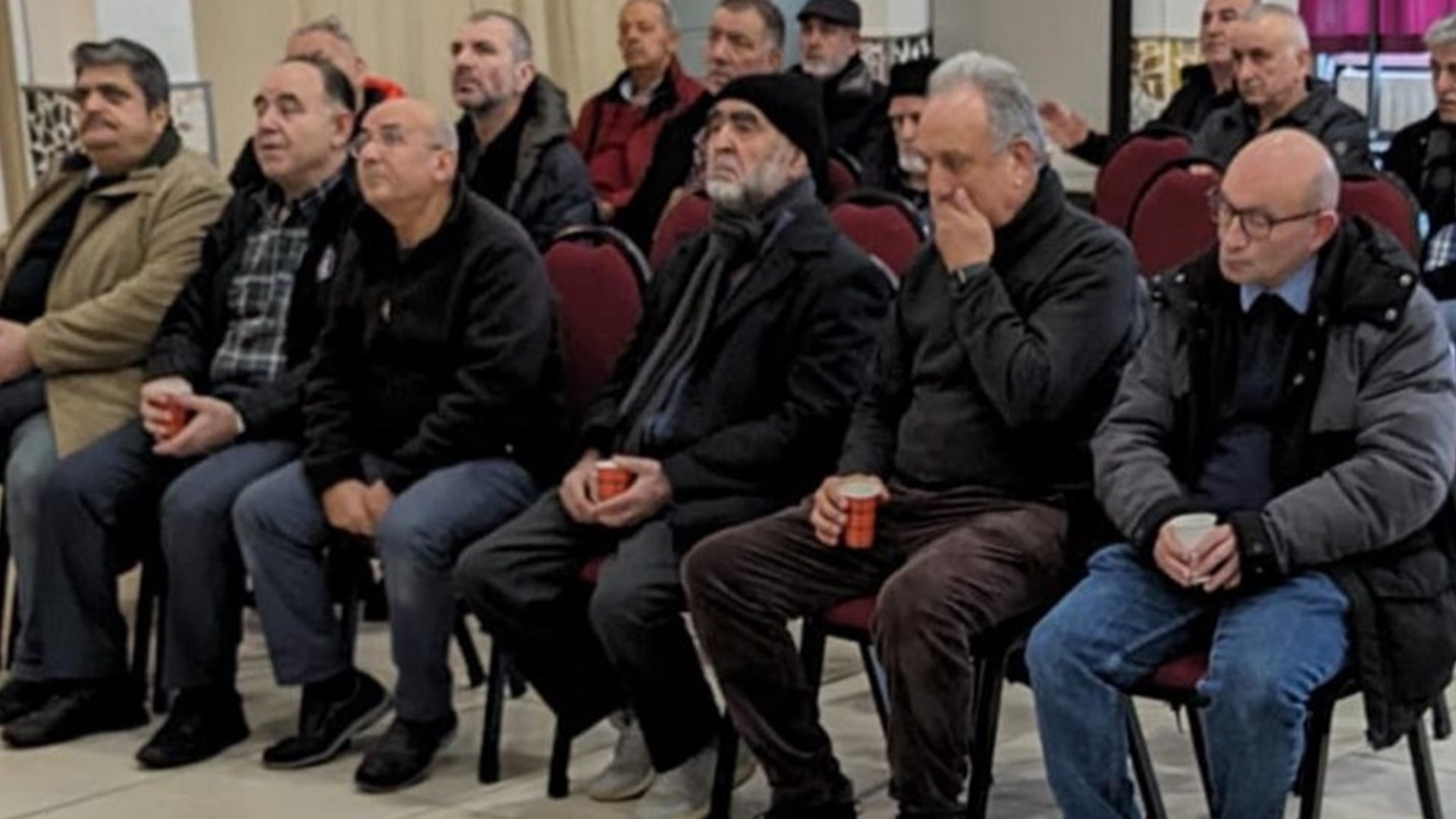 Deventer Labour and Social Security Attaché met Turkish citizens at the Türkiyem Mosque in Arnhem.