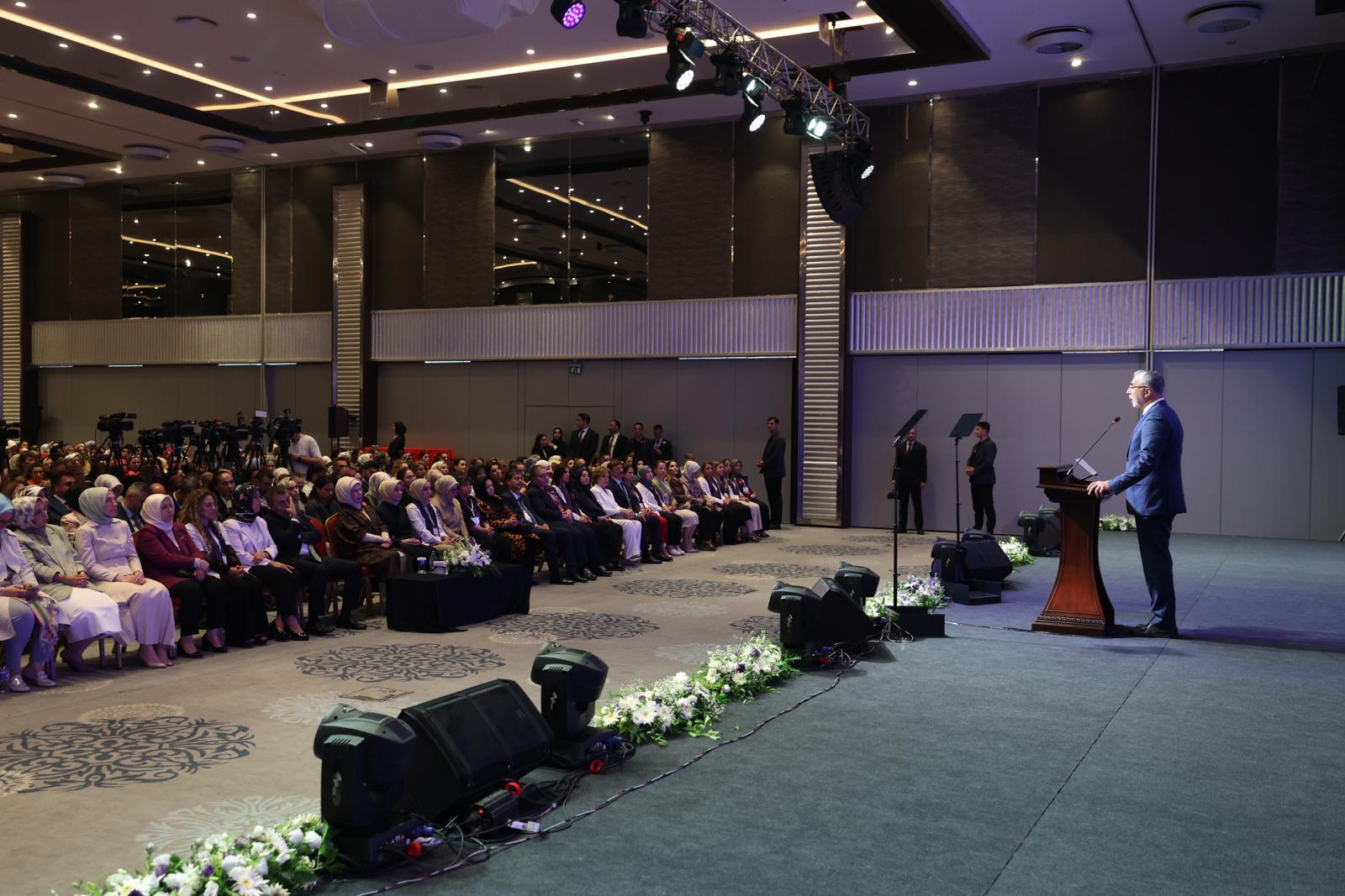 Bakan Işıkhan, Deprem Bölgesi Şule Yüksel Şenler Eğitim ve Meslek Atölyeleri Kursiyer ve Mezuniyet Buluşması Programı’na Katıldı