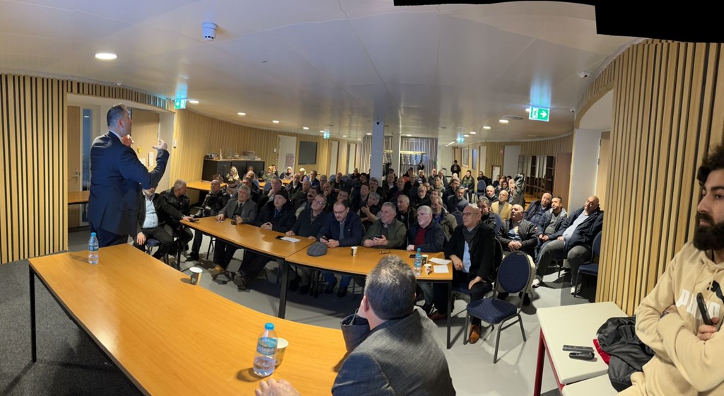 Deventer Çalışma ve Sosyal Güvenlik Ataşeliğimiz, Lahey şehrinde HDV Ahi Evran Camii'nde vatandaşlarımızla bir araya geldi.