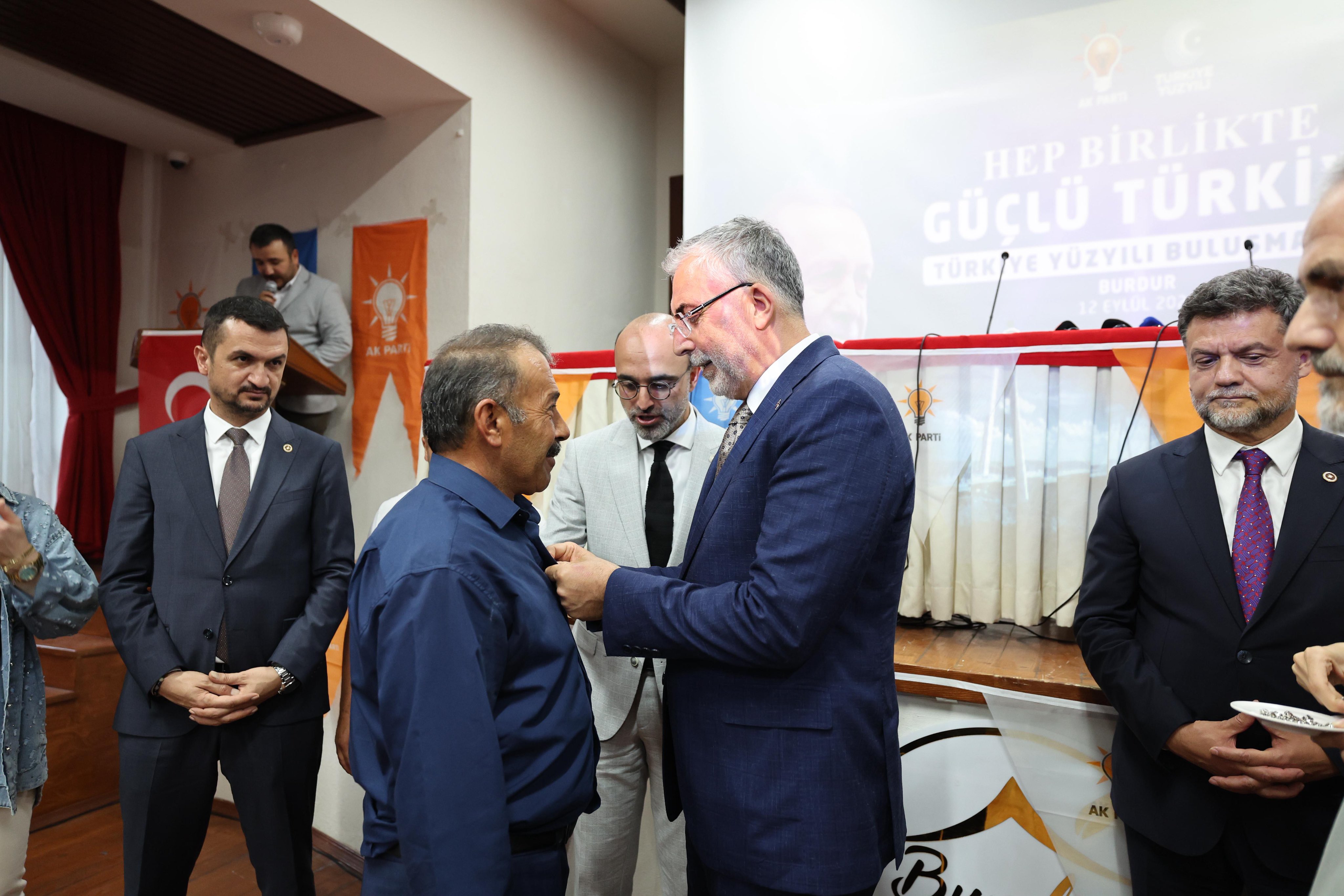 Bakan Işıkhan, Türkiye Yüzyılı Buluşmaları Kapsamında Burdur’da Ziyaretlerde Bulundu