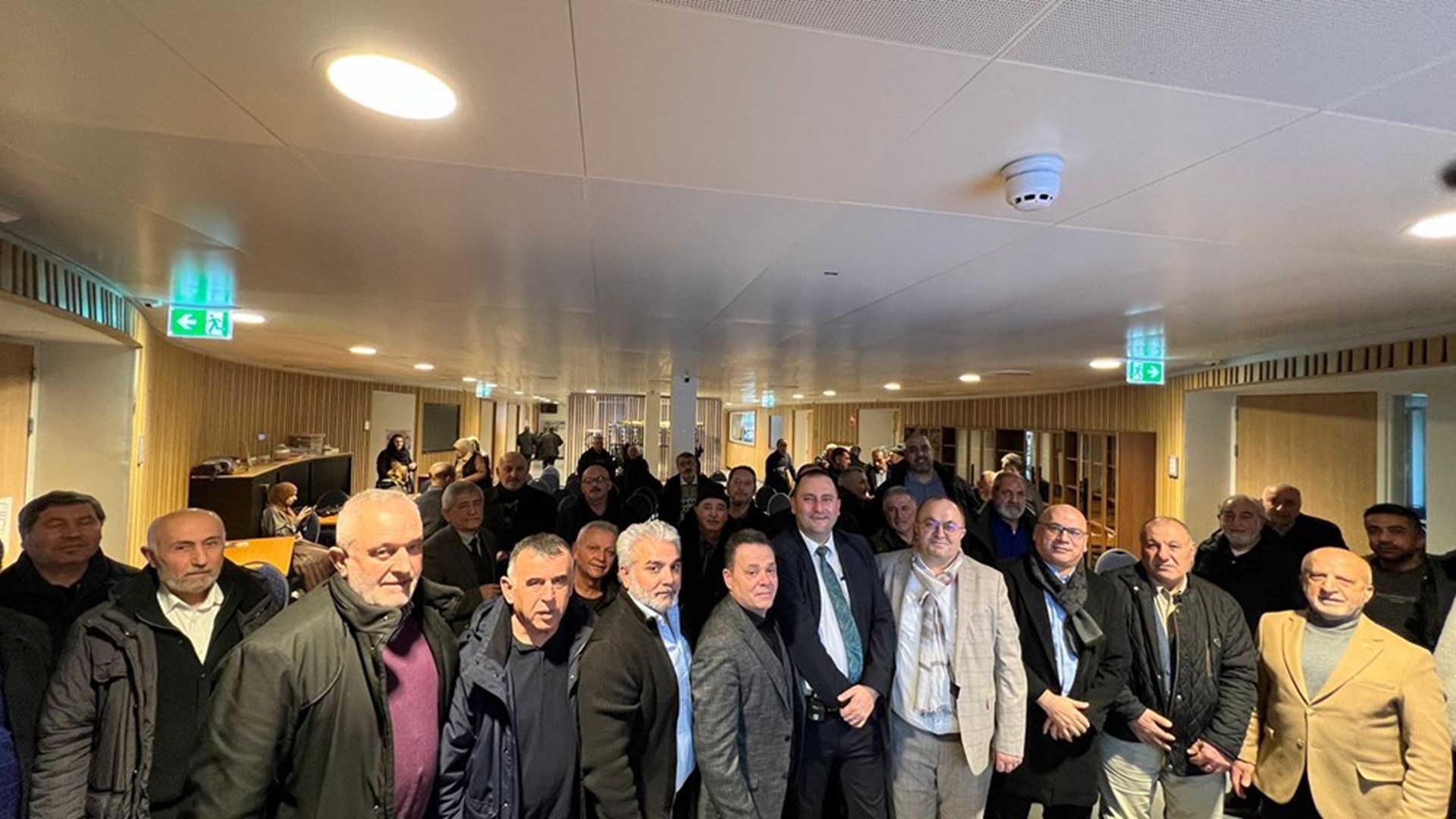 Our Labour and Social Security Attaché’s Office in The Hague met with our citizens at the HDV Ahi Evran Mosque.