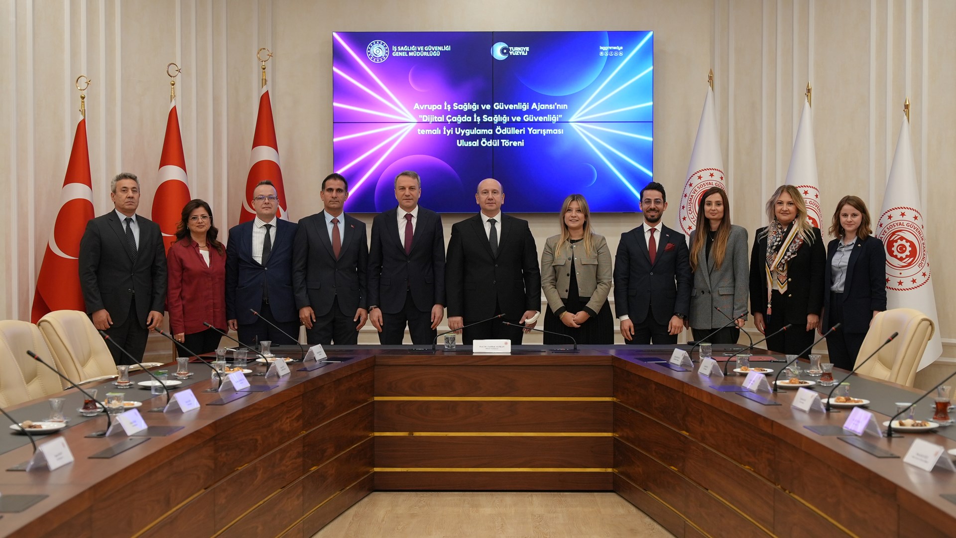 Ülkemizi Avrupa’da Temsil Etmeye Hak Kazanan İki İş Yerine ve Jüri Özel Ödülüne Layık Görülen Üç İş Yerine Ödülleri Törenle Takdim Edildi.