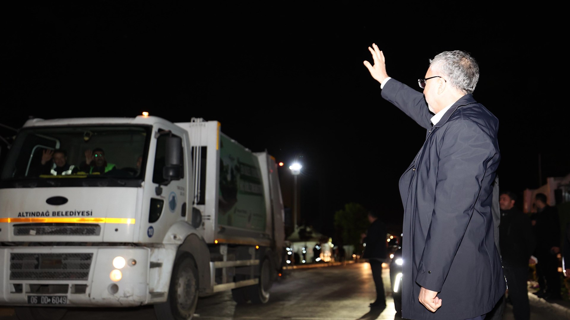 Bakan Işıkhan, 1 Mayıs Emek ve Dayanışma Günü’nü İşçilerle Birlikte Kutladı