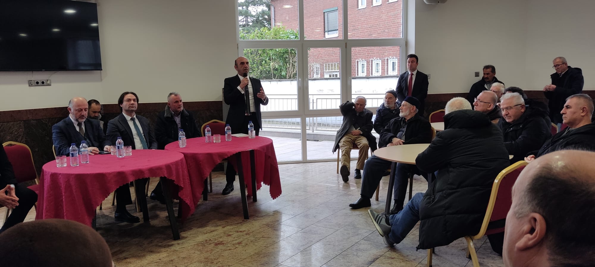 Köln Ataşeliğimiz 7 Şubat 2025 ve 13 Şubat 2025 tarihlerinde vatandaş bilgilendirme toplantıları gerçekleştirmiştir.